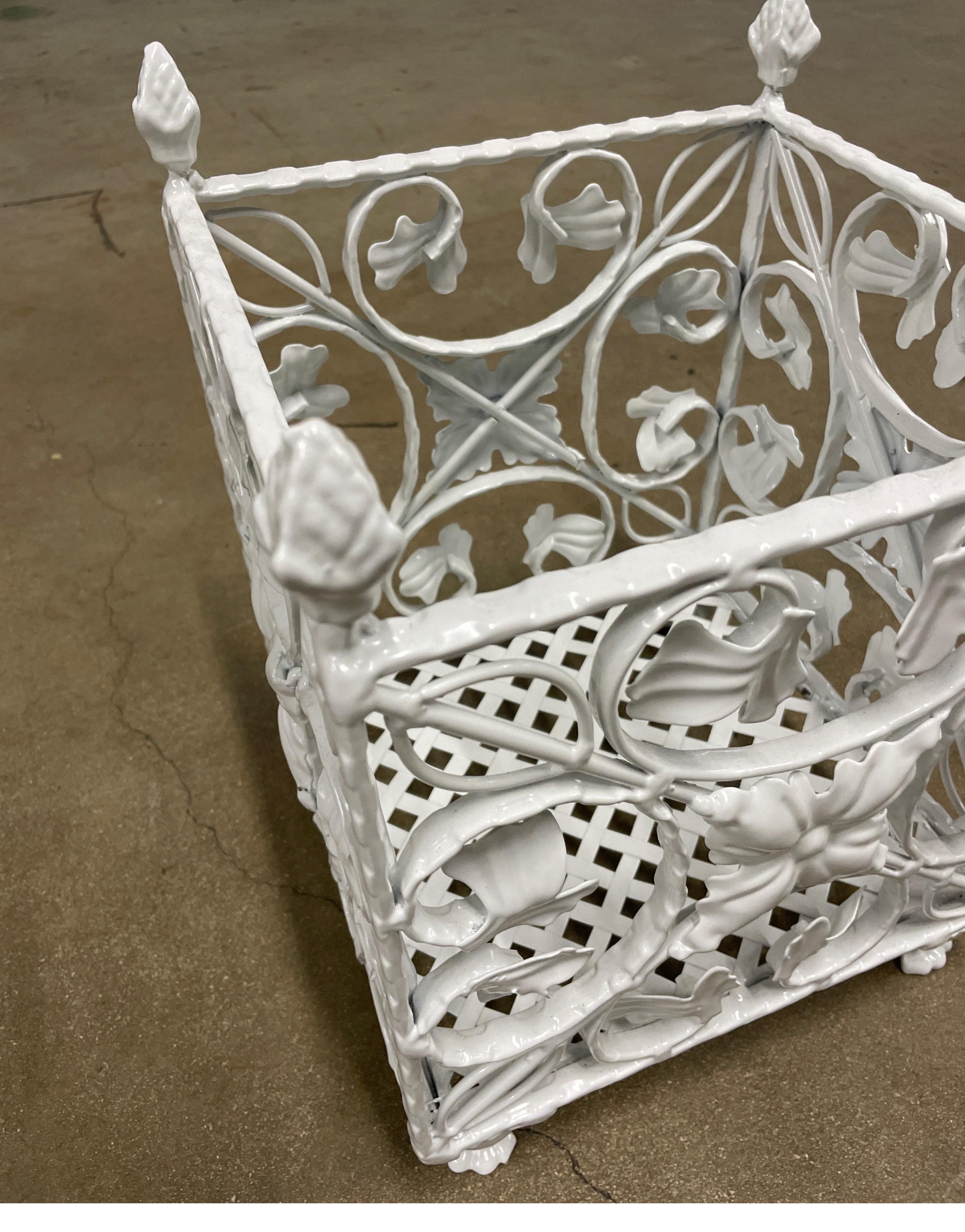 White Wrought Iron Planter Box In Good Condition For Sale In West Palm Beach, FL