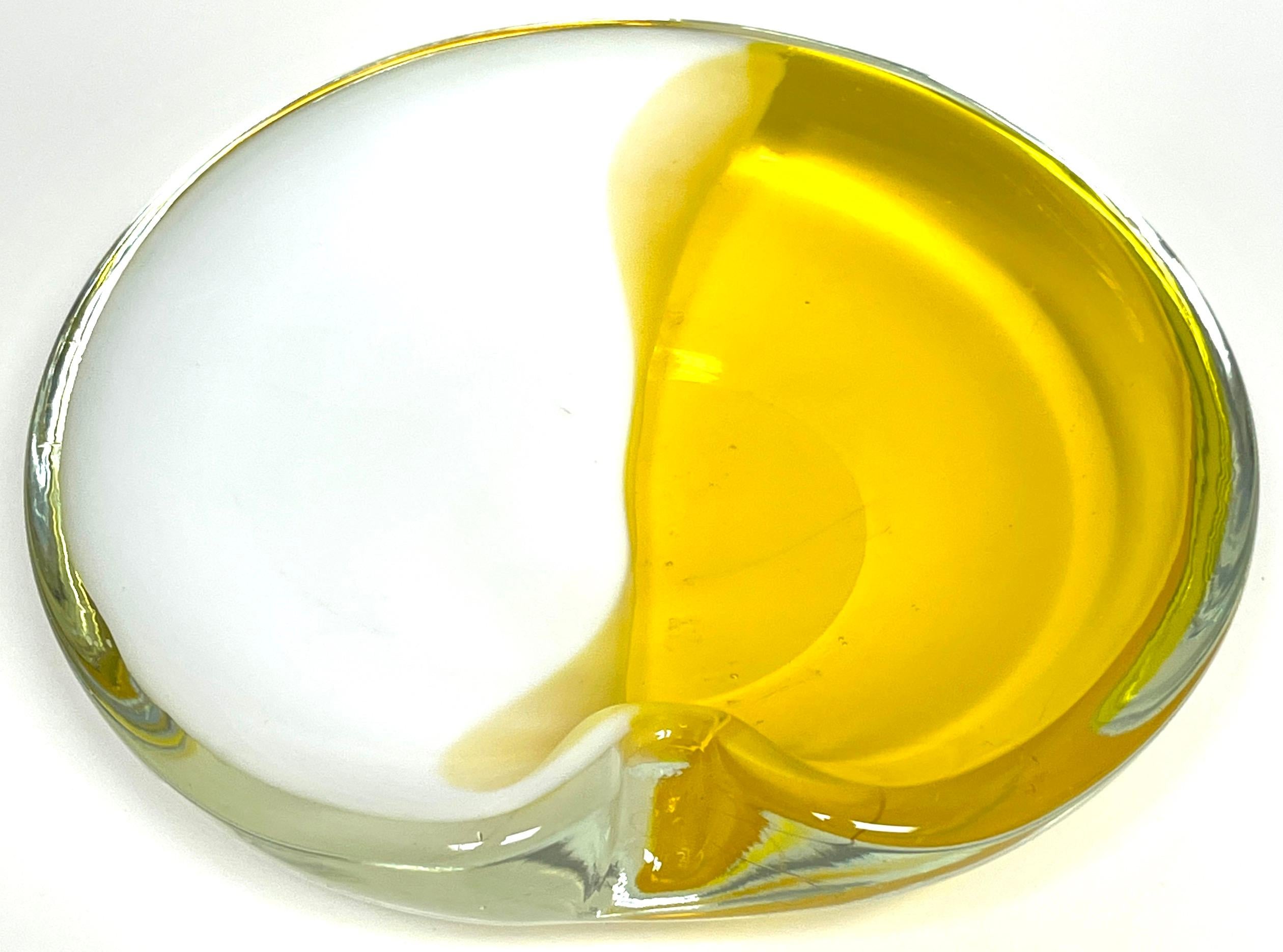 20th Century White & Yellow 'Bipartite' Murano Glass Ashtray by Seguso For Sale