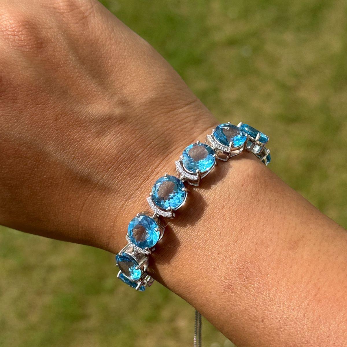 Taille ronde Zircon blanc et Topaze bleue Bracelet Bolo ajustable en argent 925 Cadeau pour elle en vente