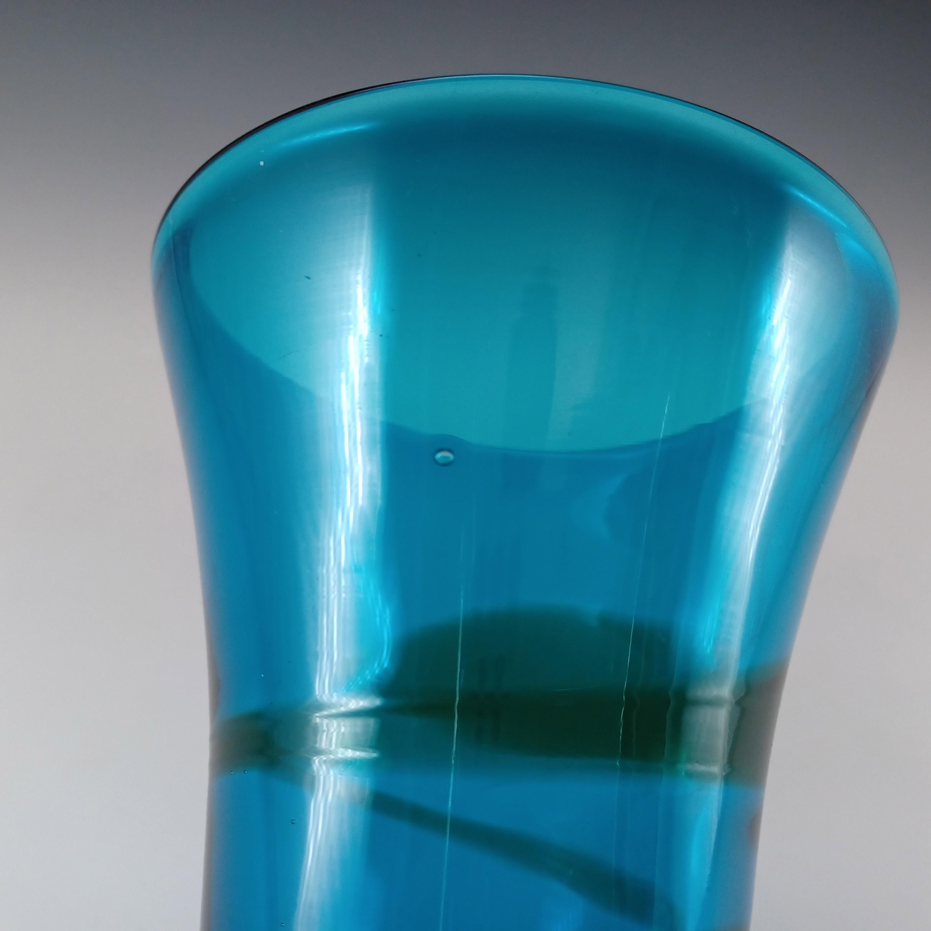 Whitefriars #9709 Baxter Blue/Green Glass Ribbon Trail Vase For Sale 4
