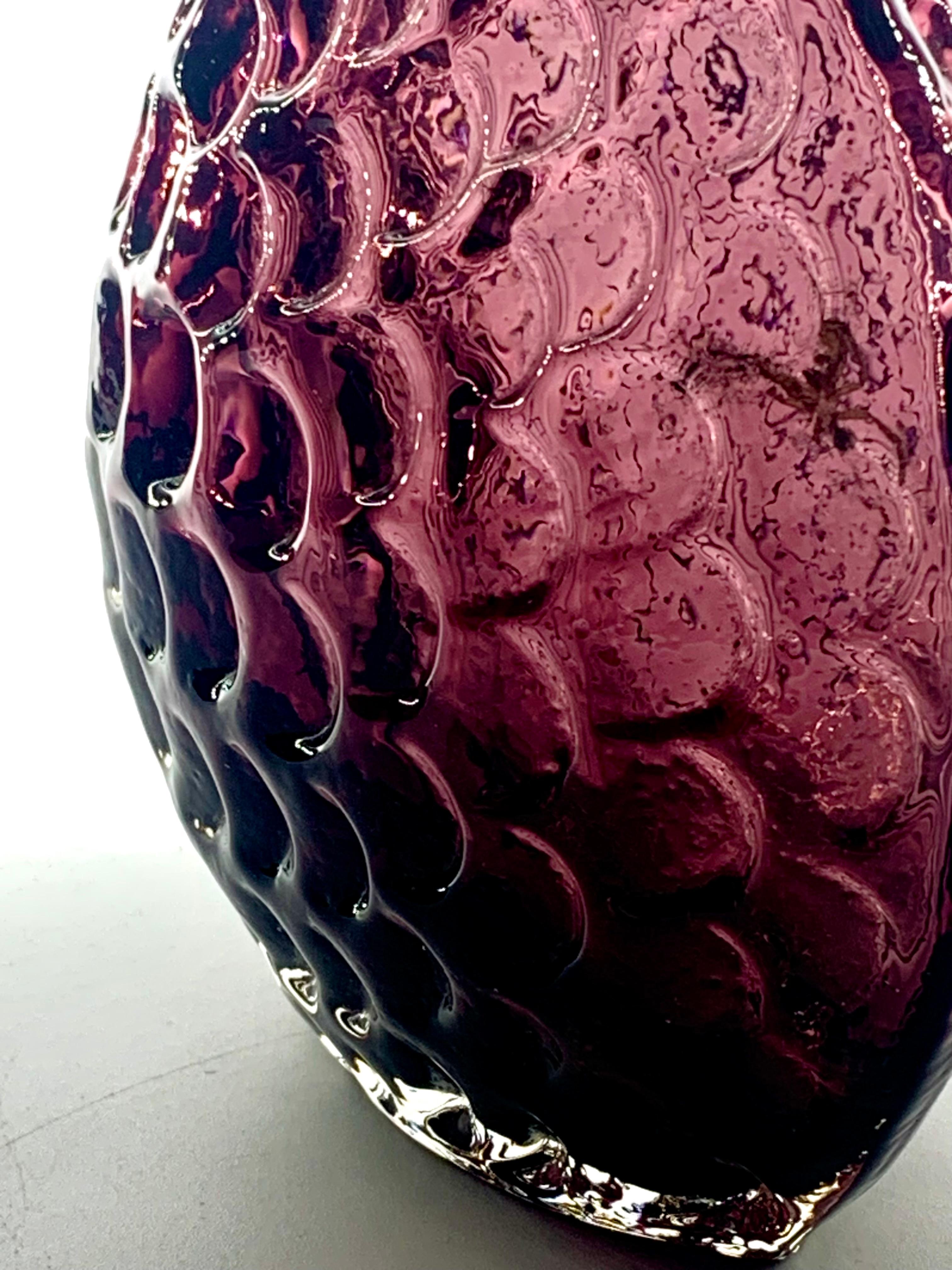 Fin du 20e siècle Vase Onion Aubergine de Geoffrey Baxter, Royaume-Uni, vers 1971. en vente