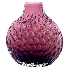 Vaso di cipolle Whitefriars by Geoffrey Baxter Aubergine, A.C., 1971 circa.