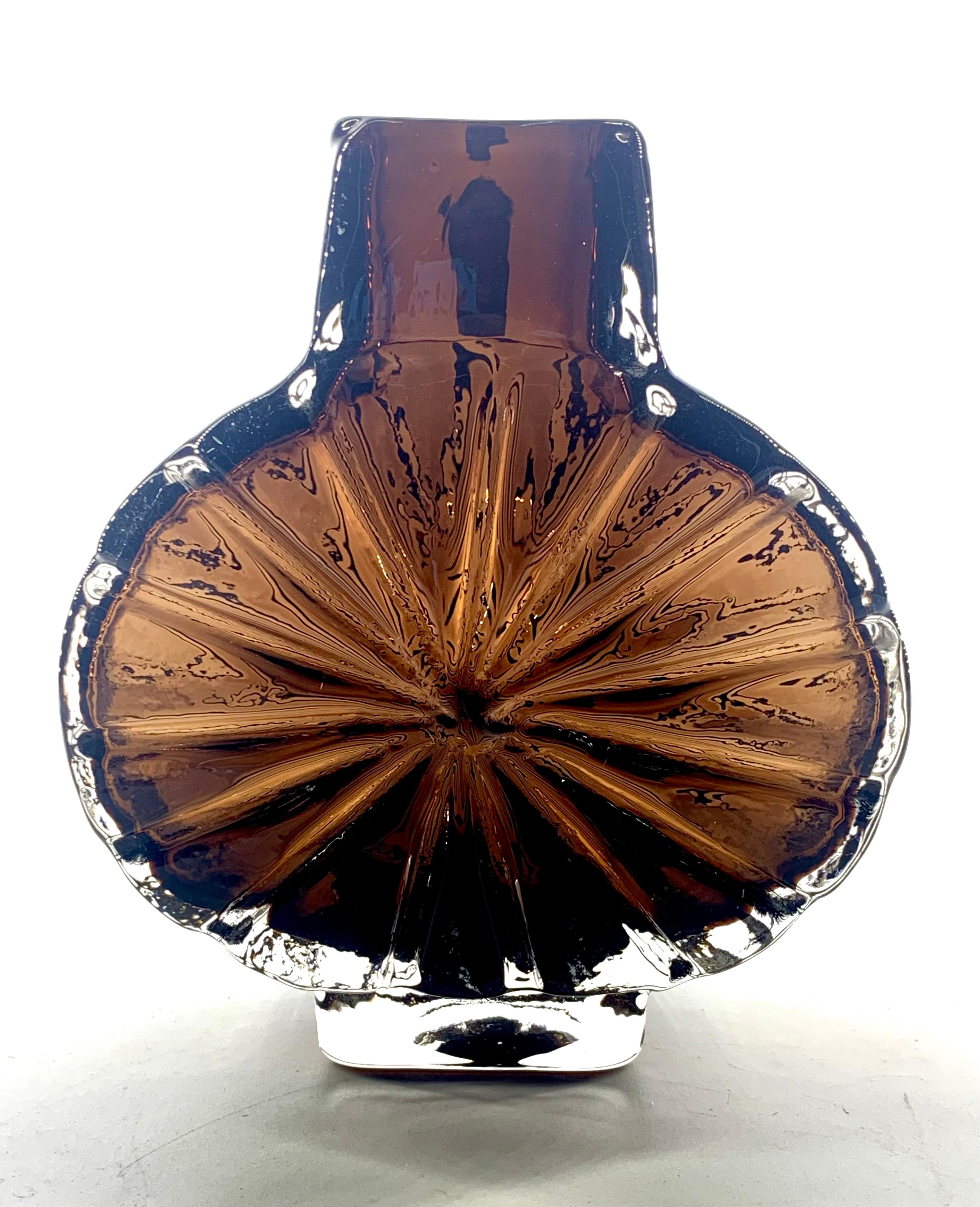 Whitefriars di Geoffrey Baxter, vaso Cinnamon Sunburst, A.C., 1967 circa. in vendita 2
