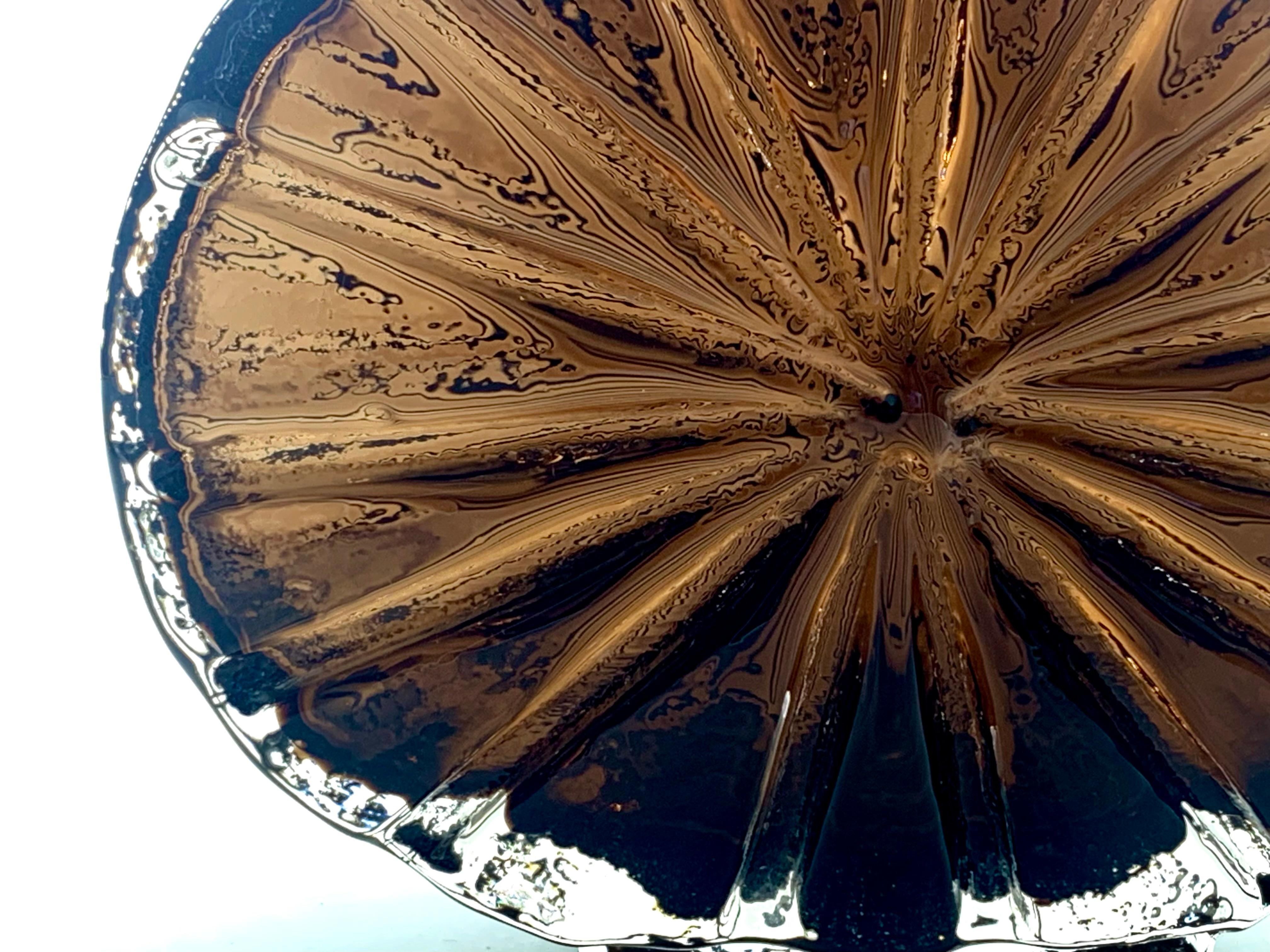 Un vaso a raggiera alla cannella disegnato da Geoffrey Baxter, modello numero 9676.
Questo pezzo, pubblicato nel 1967, conserva l'etichetta del produttore della carta.
In ottime condizioni.