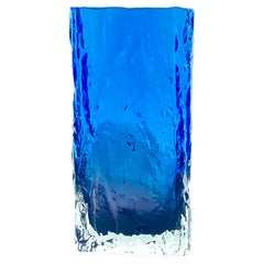 Vaso in corteccia blu Whitefriars by Geoffrey Baxter, A.C., 1970 ca.