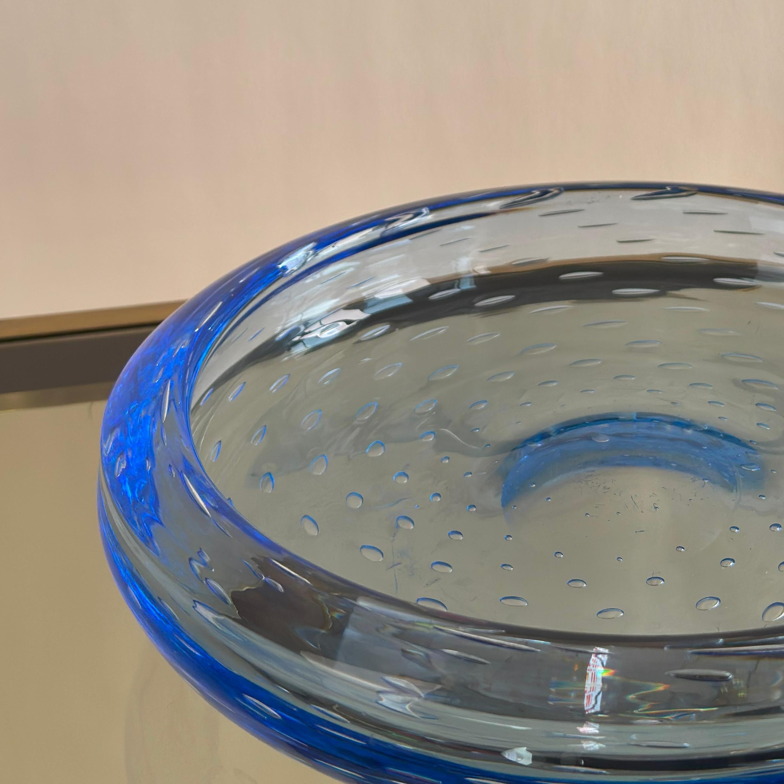 Mid-Century Modern Whitefriars Geoffrey Baxter Large Blue Glass Dish, Controlled Bubbles, 1960s For Sale