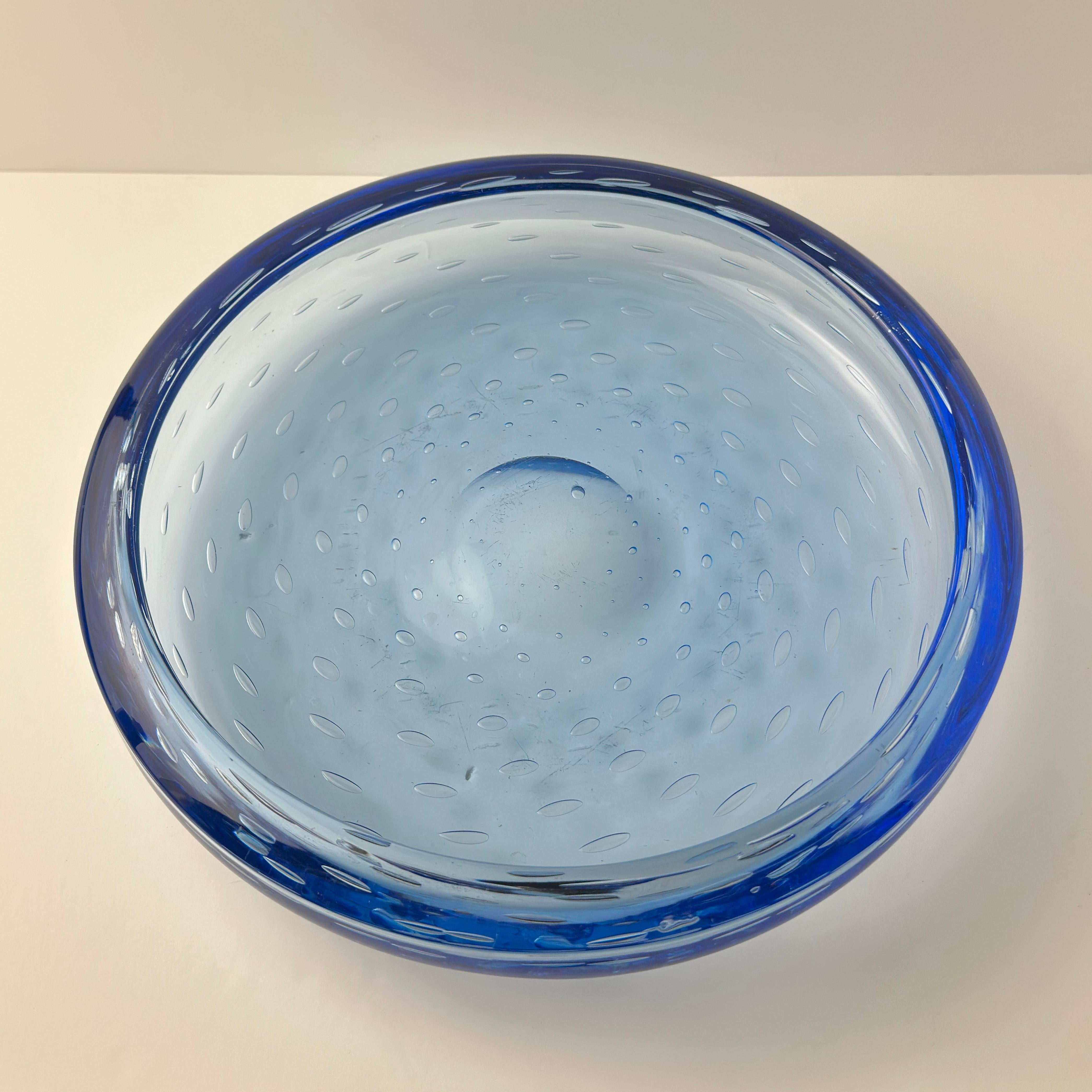 British Whitefriars Geoffrey Baxter Large Blue Glass Dish, Controlled Bubbles, 1960s For Sale
