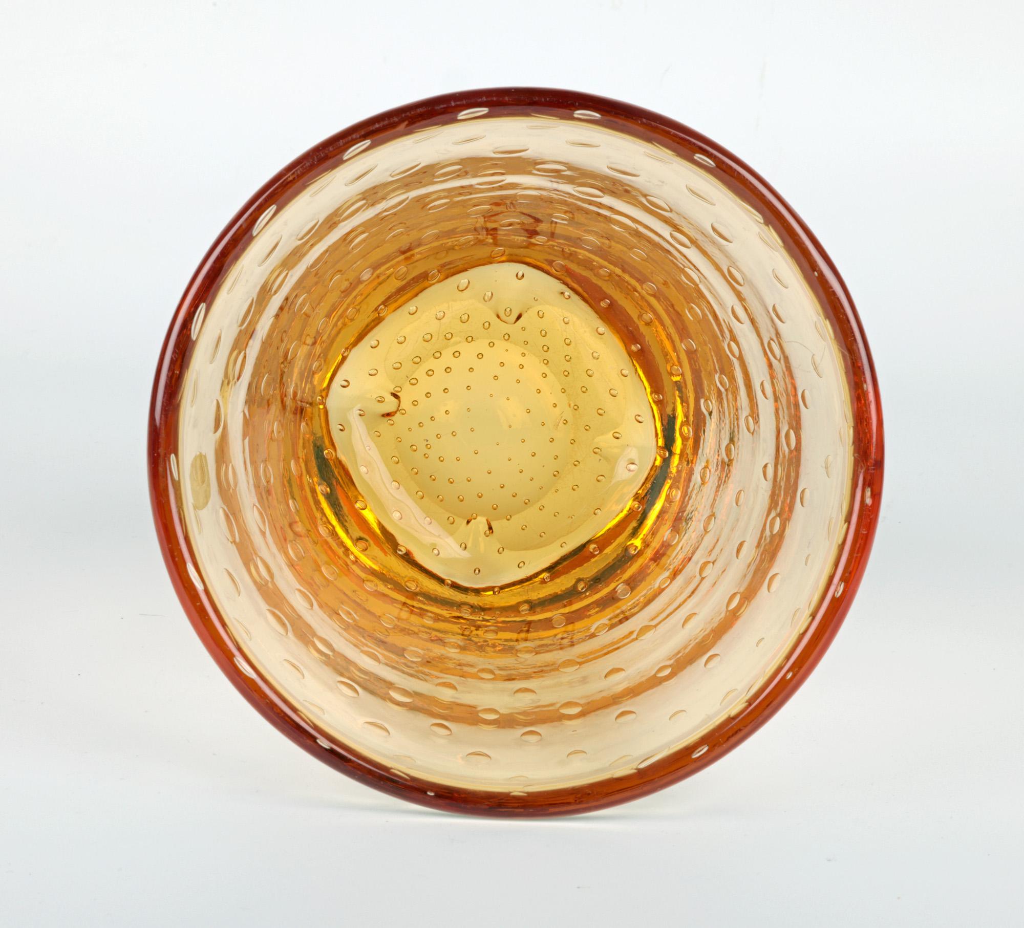 Whitefriars Mid-Century Kontrollierte Blase Bernstein Glas Vase im Angebot 1