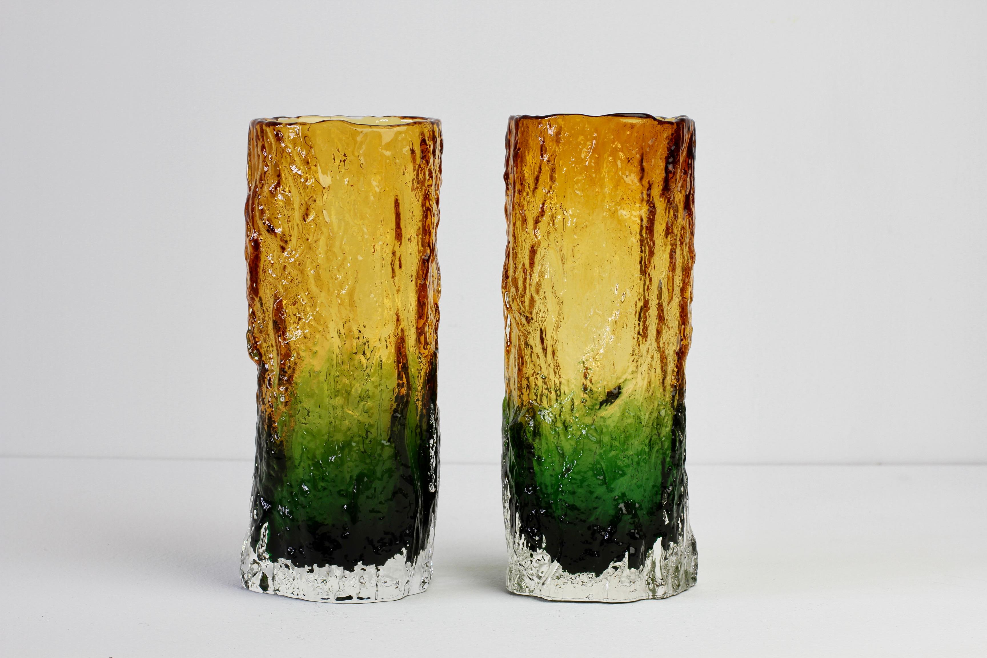Whitefriars Style Pair of Vintage 1970s Green & Yellow Bark Textured Glass Vases In Good Condition In Landau an der Isar, Bayern
