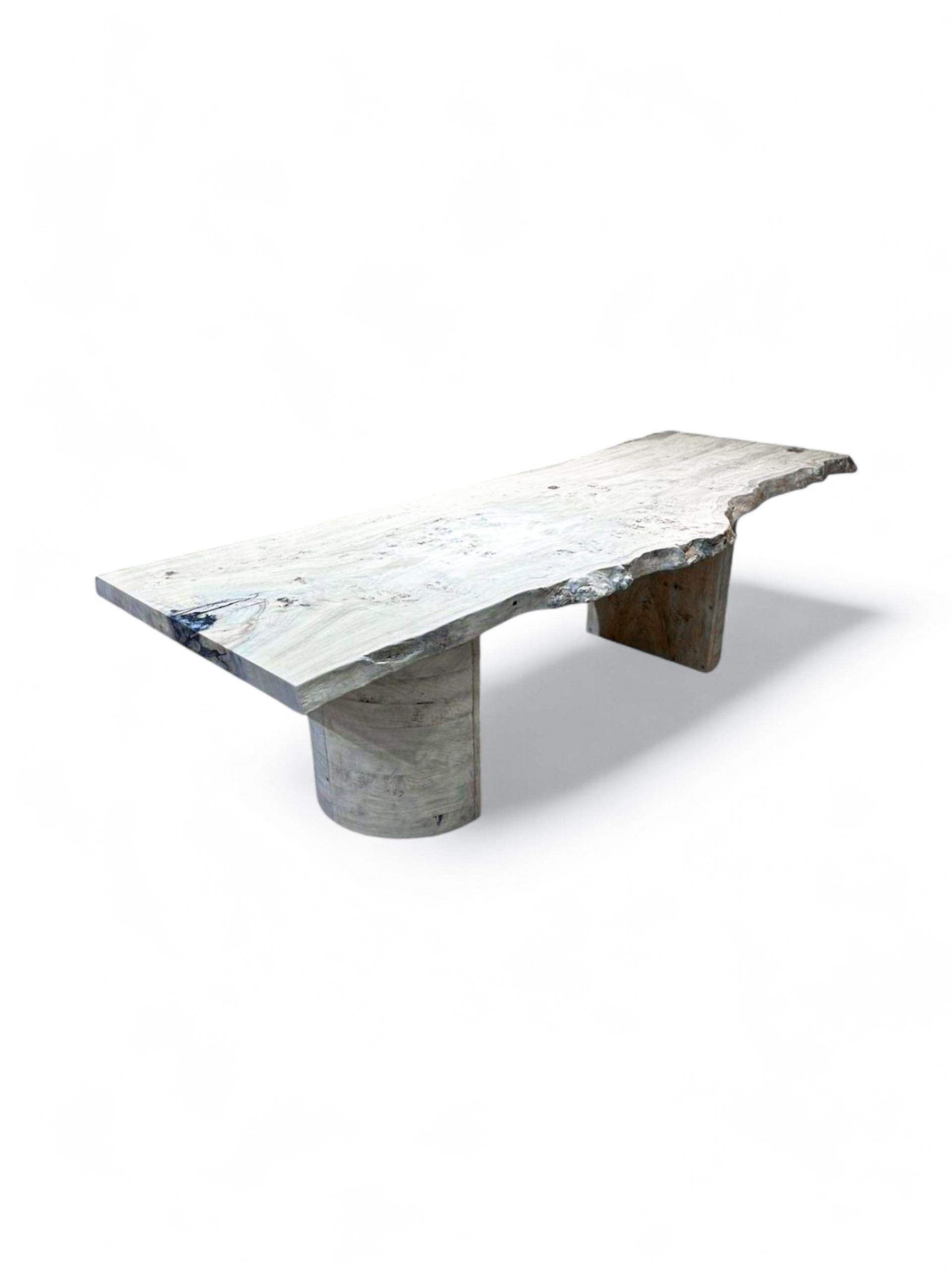 Type de bois : Bois de frêne
Dimensions : 79