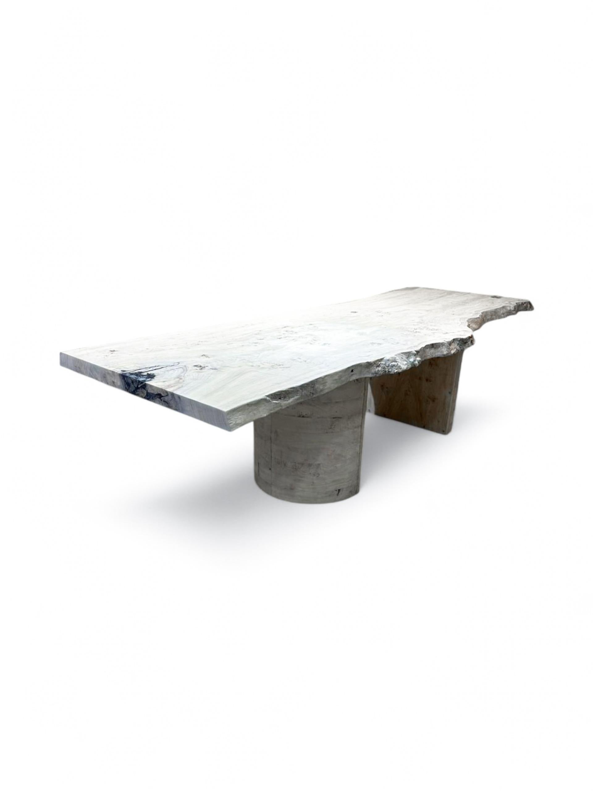 Turc Table blanchie à la chaux - Table de salle à manger en bois blanc - Table en bois naturel en vente