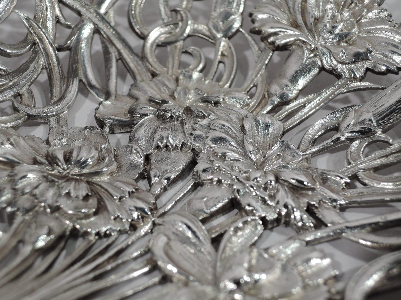 20th Century Whiting Art Nouveau Sterling Silver Wild Flower Bonbon Scoop