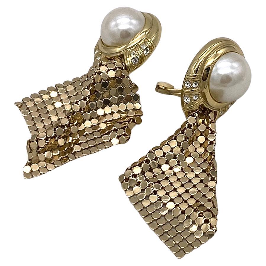 Whiting & Davis Orecchini a goccia con perla e rete in vendita 1