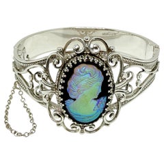 WHITING DAVIS signed vintage silver tone glass cameo designer bracelet