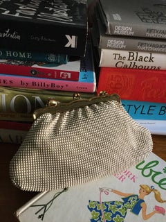 Bolso Alumesh Blanco Whiting & Davis, Circa 1940s