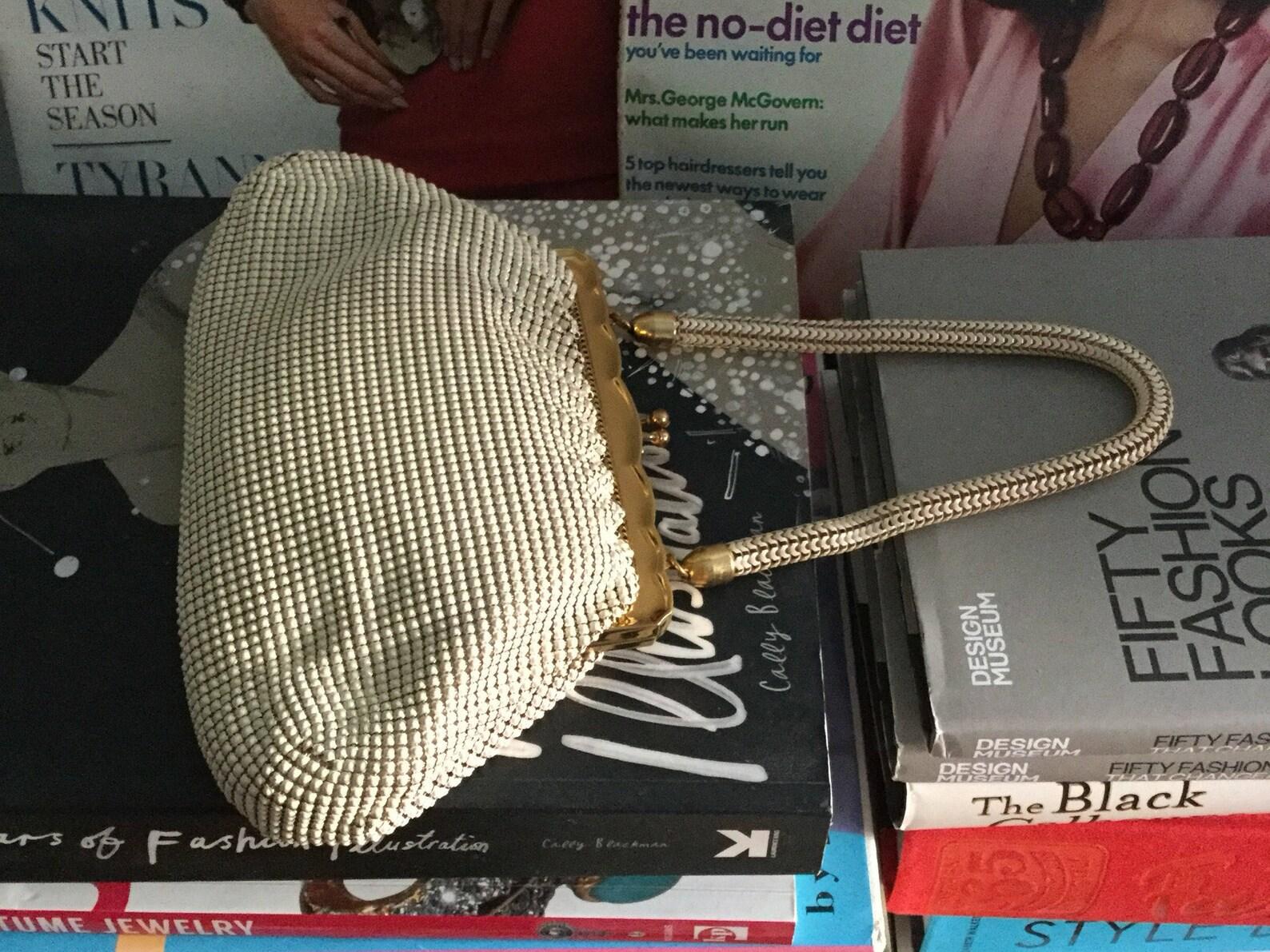 Whiting & Davis White Alumesh Purse, Circa 1940s For Sale 1