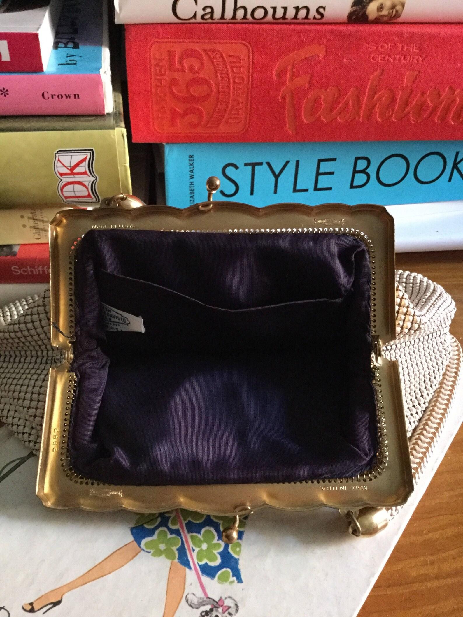 Whiting & Davis White Alumesh Purse, Circa 1940s For Sale 2