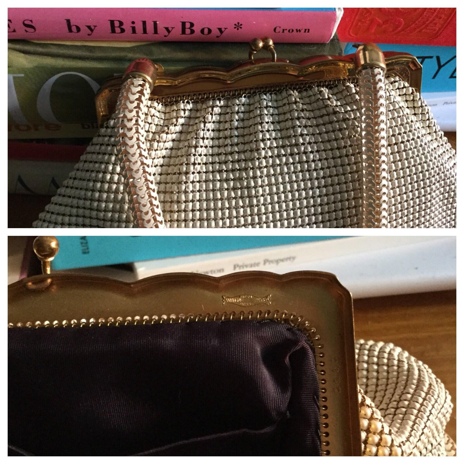 Whiting & Davis White Alumesh Purse, Circa 1940s For Sale 3