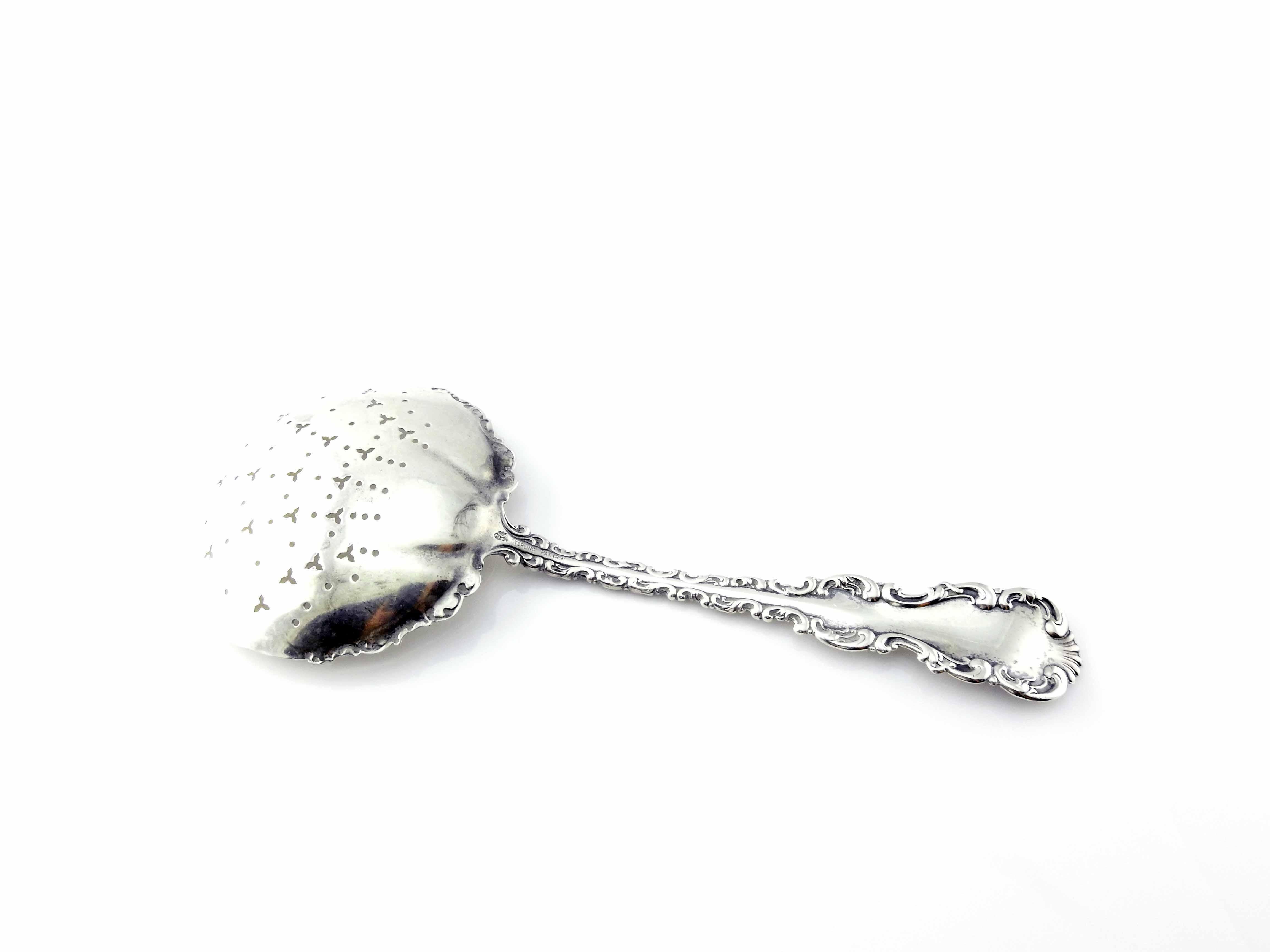 Whiting Manufacturing Co Sterl Silver Louis XV Pierced Pea Serving Spoon #4388 For Sale 2
