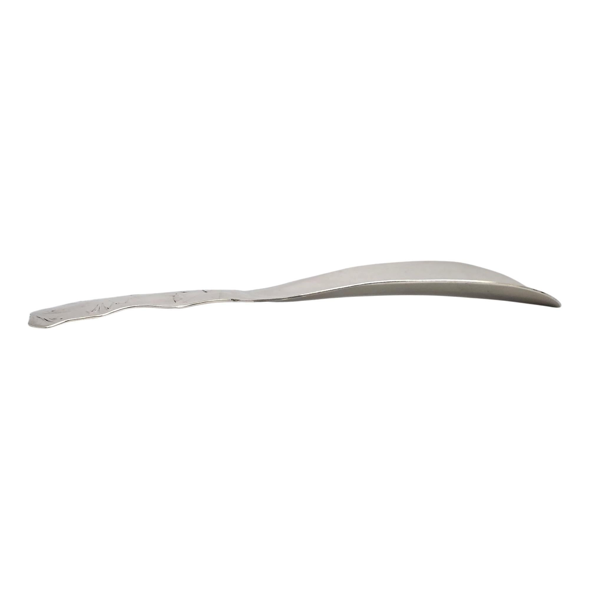 Whiting Mfg Co Sterling Silver Japanese Pattern Shoehorn w/Mono #21303 In Good Condition For Sale In Washington Depot, CT