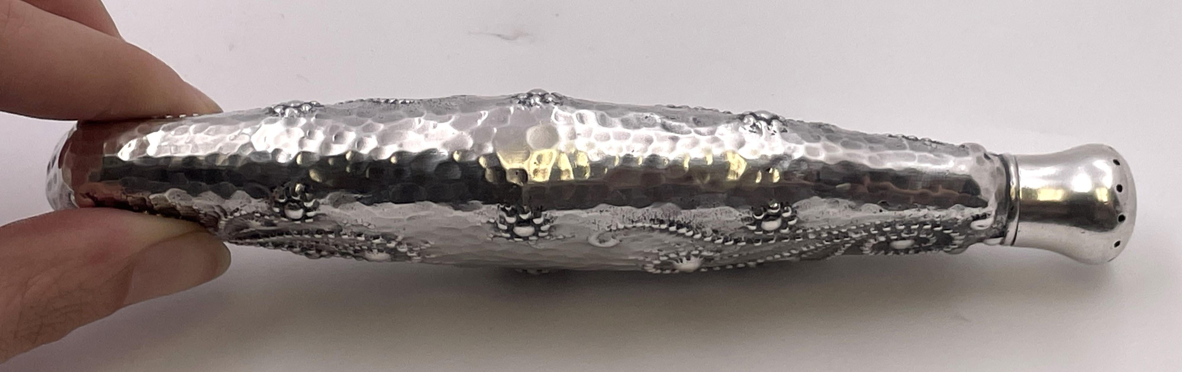 Whiting Sterling Silver Perfume Bottle/ Scent Vial in Japonesque Style 1880s In Good Condition For Sale In New York, NY