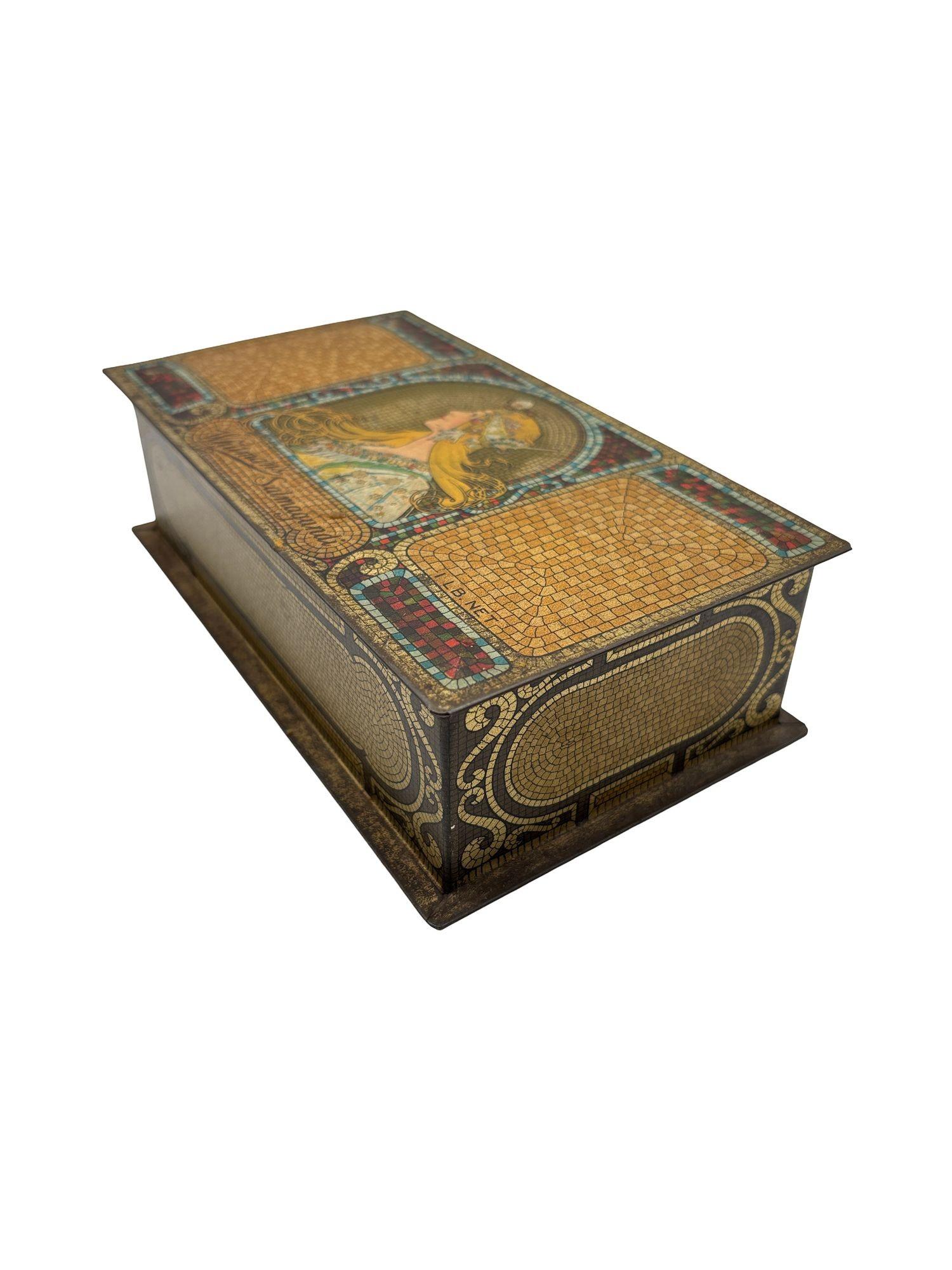 Étain Whitman's Salmagundi Chocolats Style Mucha Art Nouveau Boîte en métal doré en vente