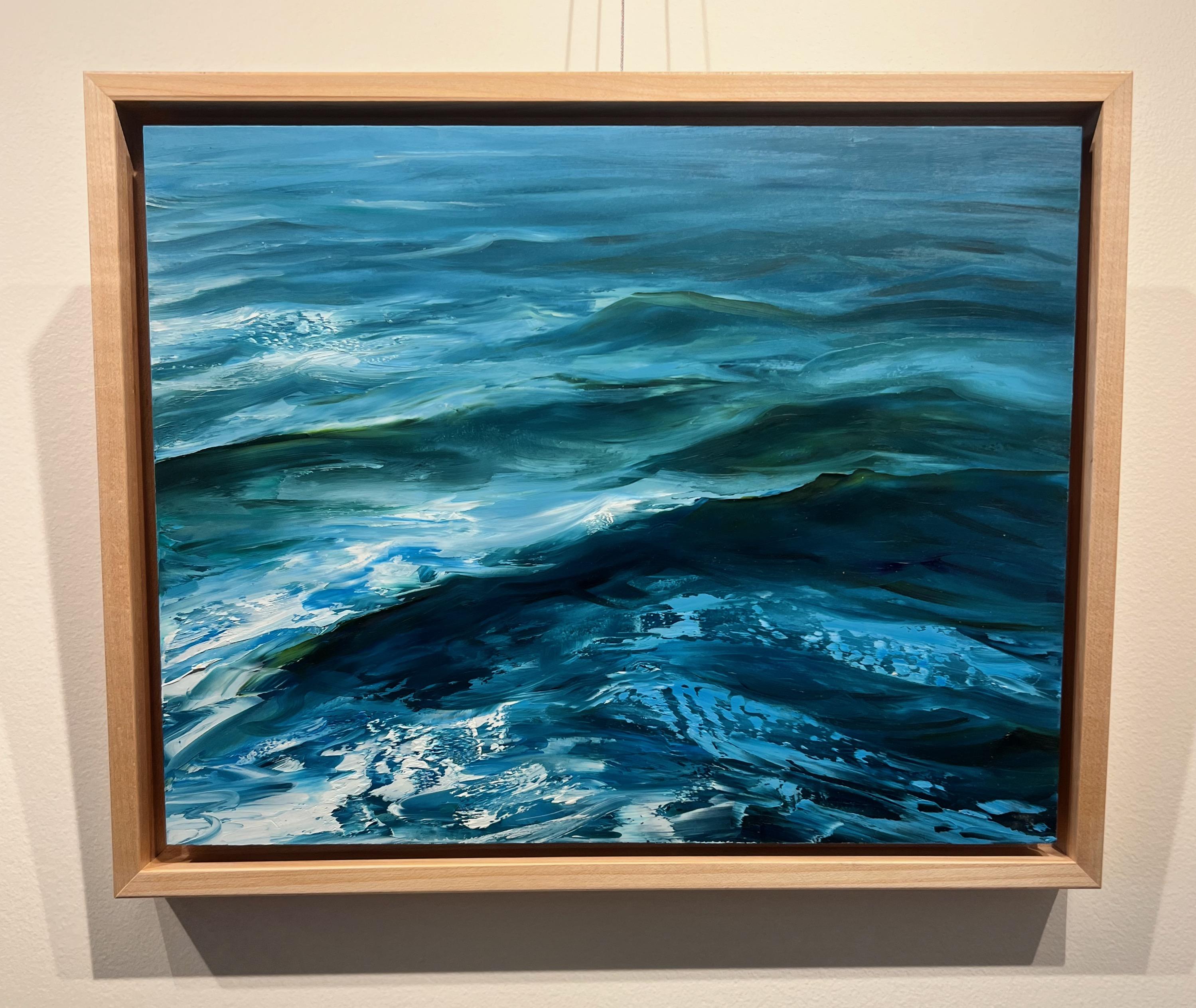 „Crossing“ Ölgemälde mit Wellen in einem tiefblauen Ozean – Painting von Whitney Knapp