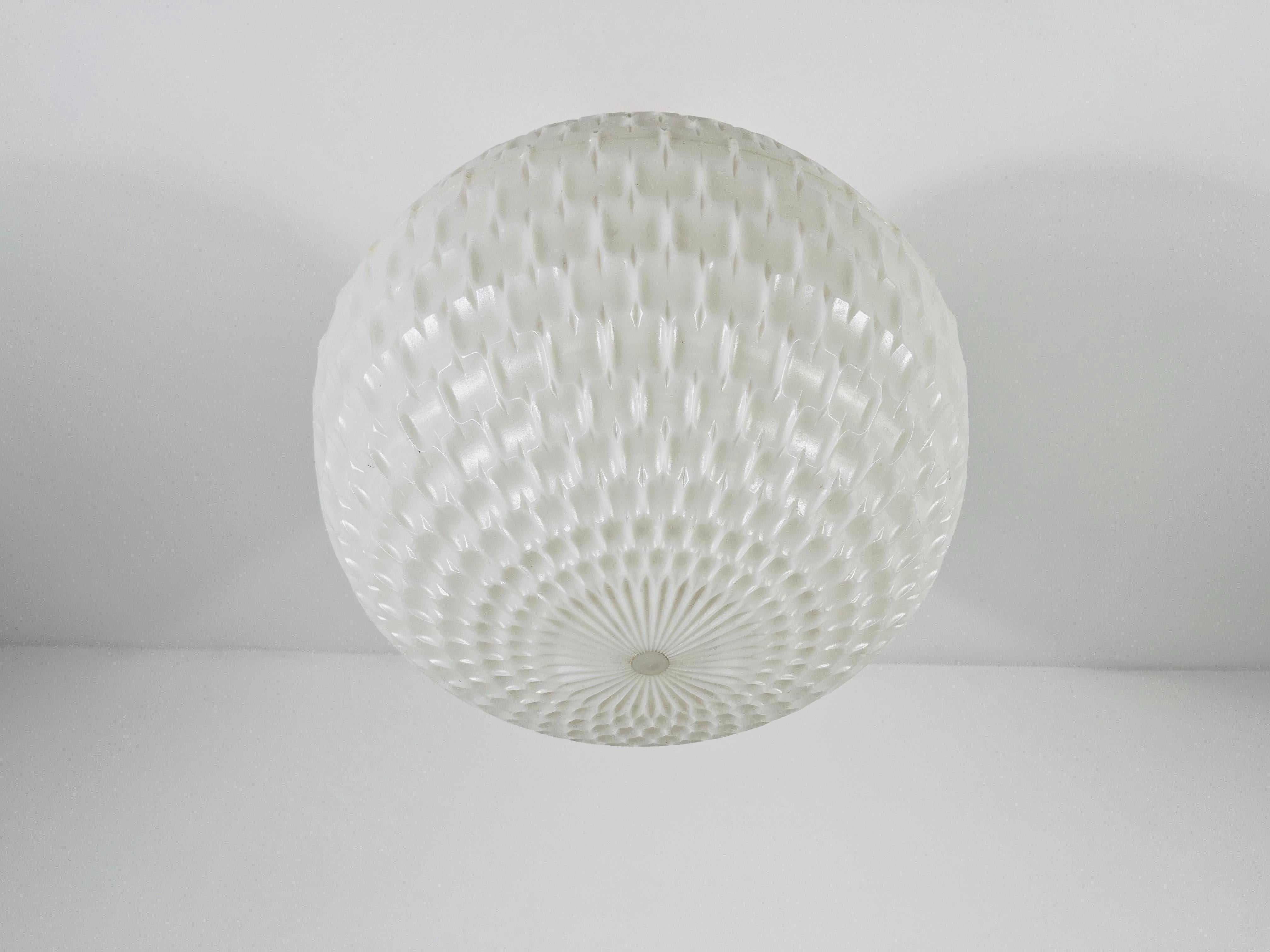 White Pendant Lamp by Aloys Gangkofner for Peill and Putzler, 1970s In Good Condition For Sale In Hagenbach, DE