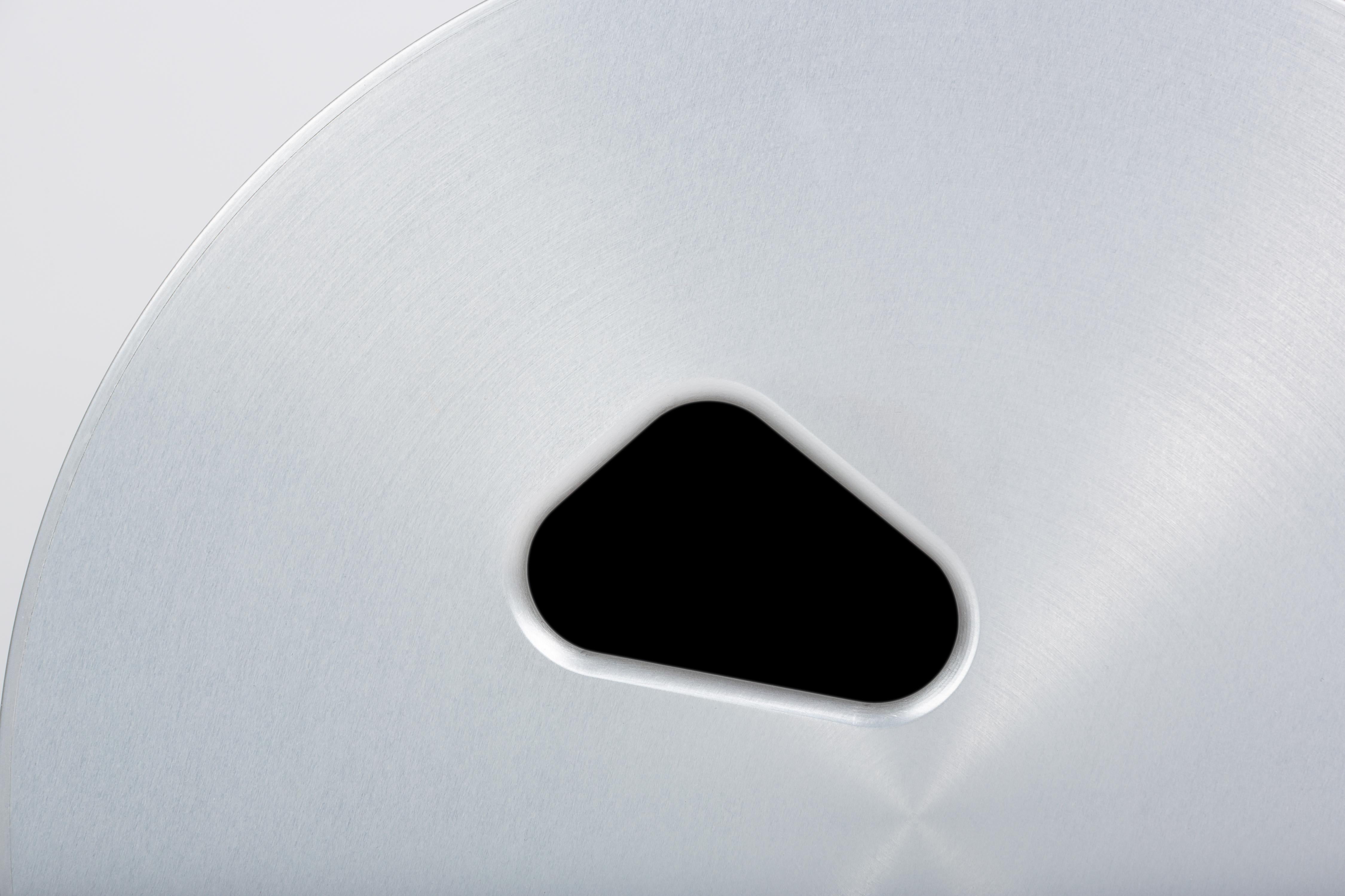 Américain Tabouret minimaliste Whole Stool en aluminium anodisé moulé de Jonathan Nesci en vente