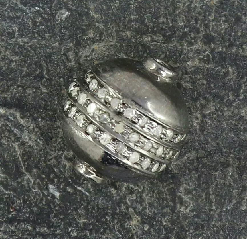 Wholesale 10Pcs Pave Diamond Spacer Beads Ball 925 Silver Connector Link Beads
Light weight can be worn everyday

Additional information:
Metal: Sterling Silver
Material: Natural Diamond, Sterling Silver, Gemstone
Color: Silver
Stone: Diamond
Stone