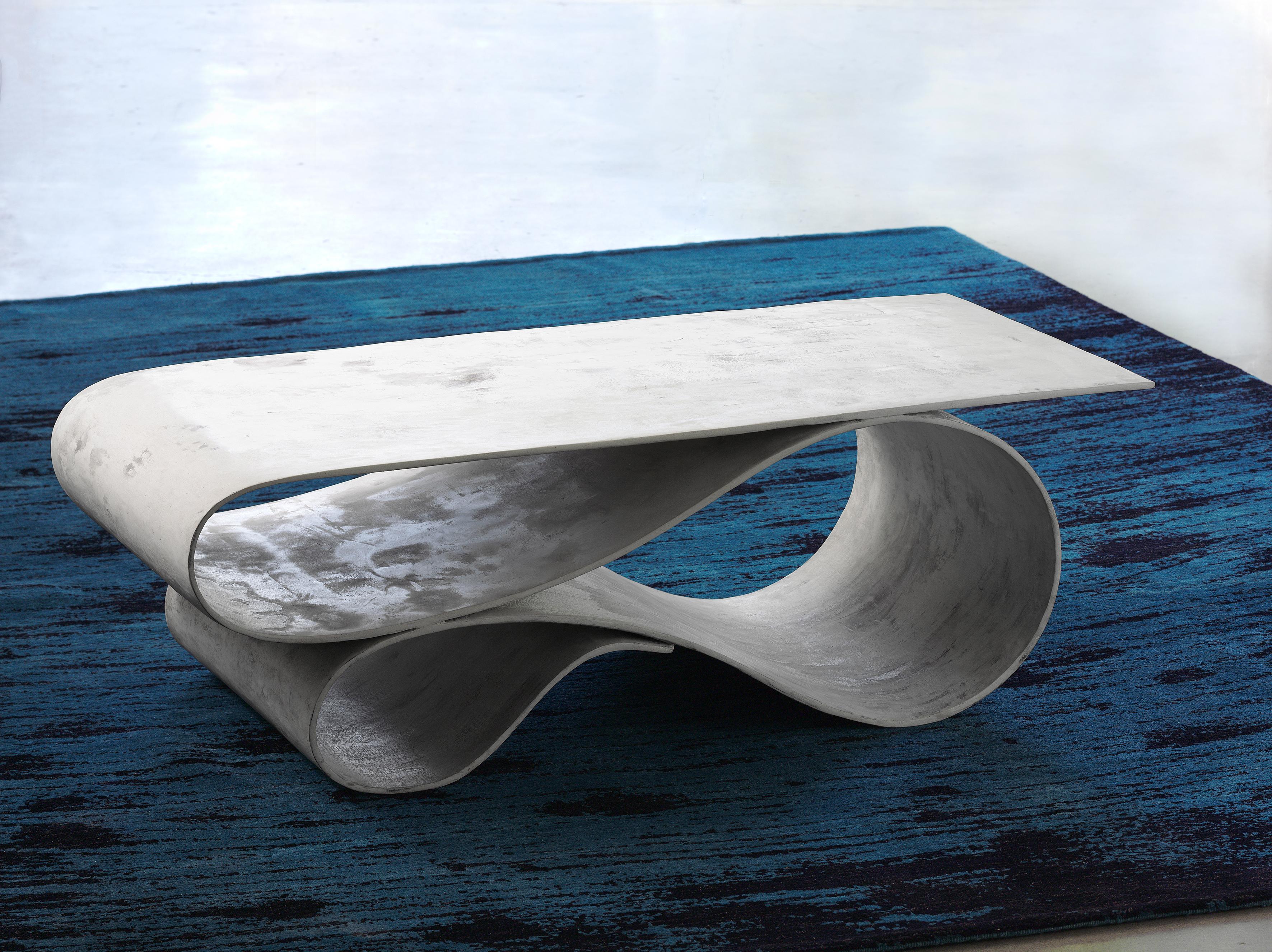 Table basse en forme de tourbillon de Neal Aronowitz Design en vente 5