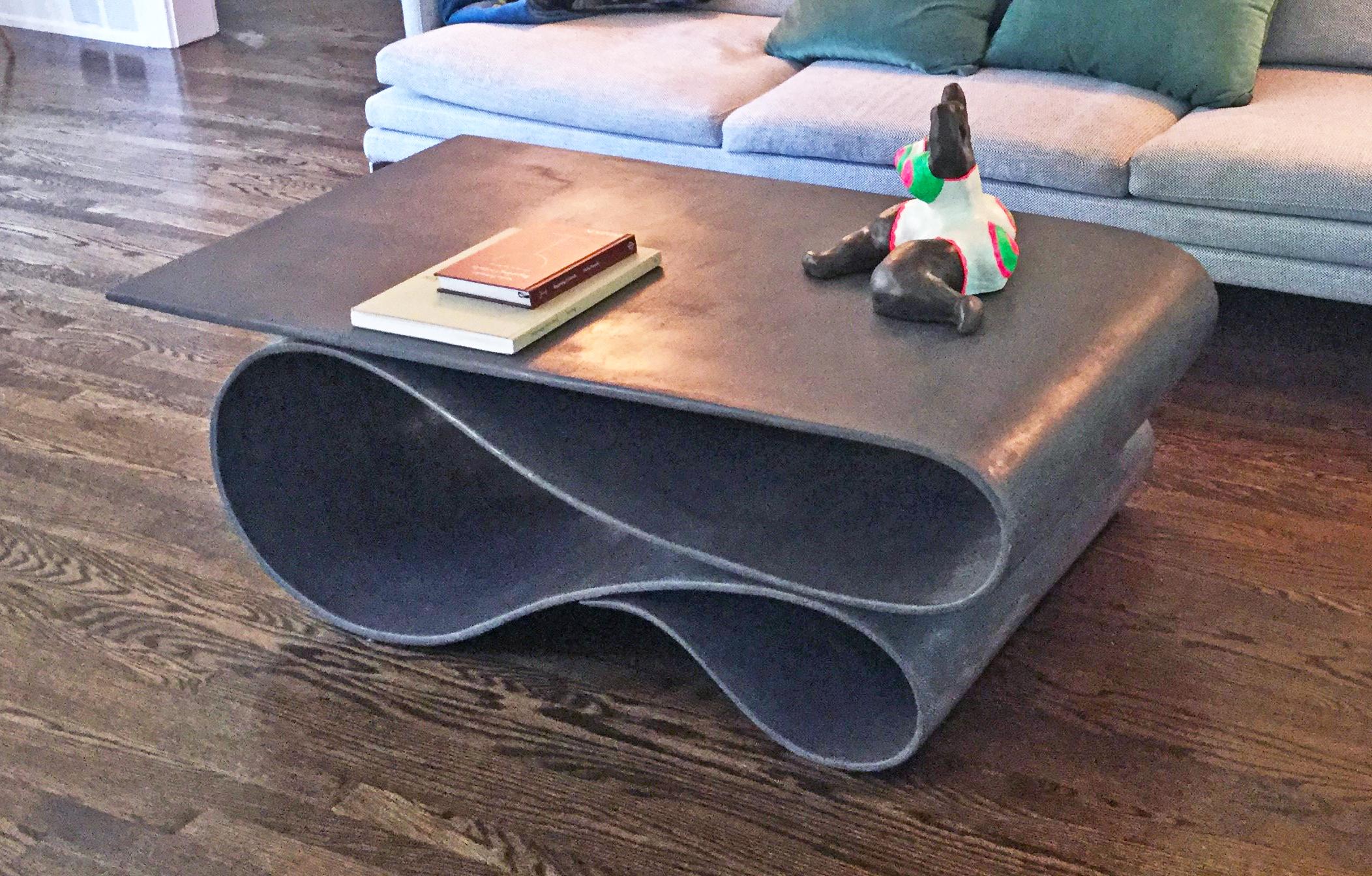 XXIe siècle et contemporain Table basse en forme de tourbillon de Neal Aronowitz Design en vente