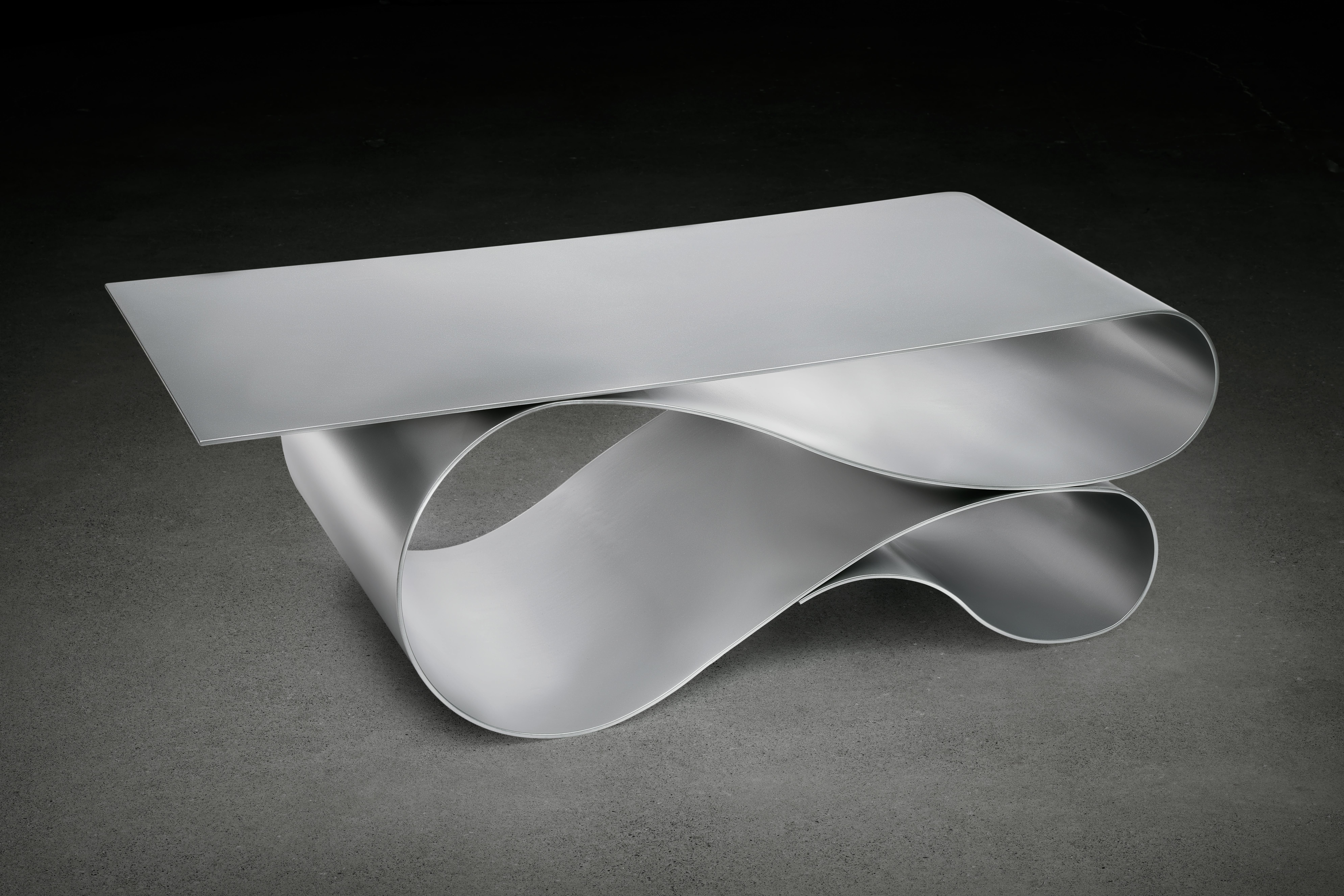 Autre Table basse Whorl en aluminium revêtu de poudre par Neal Aronowitz Design en vente