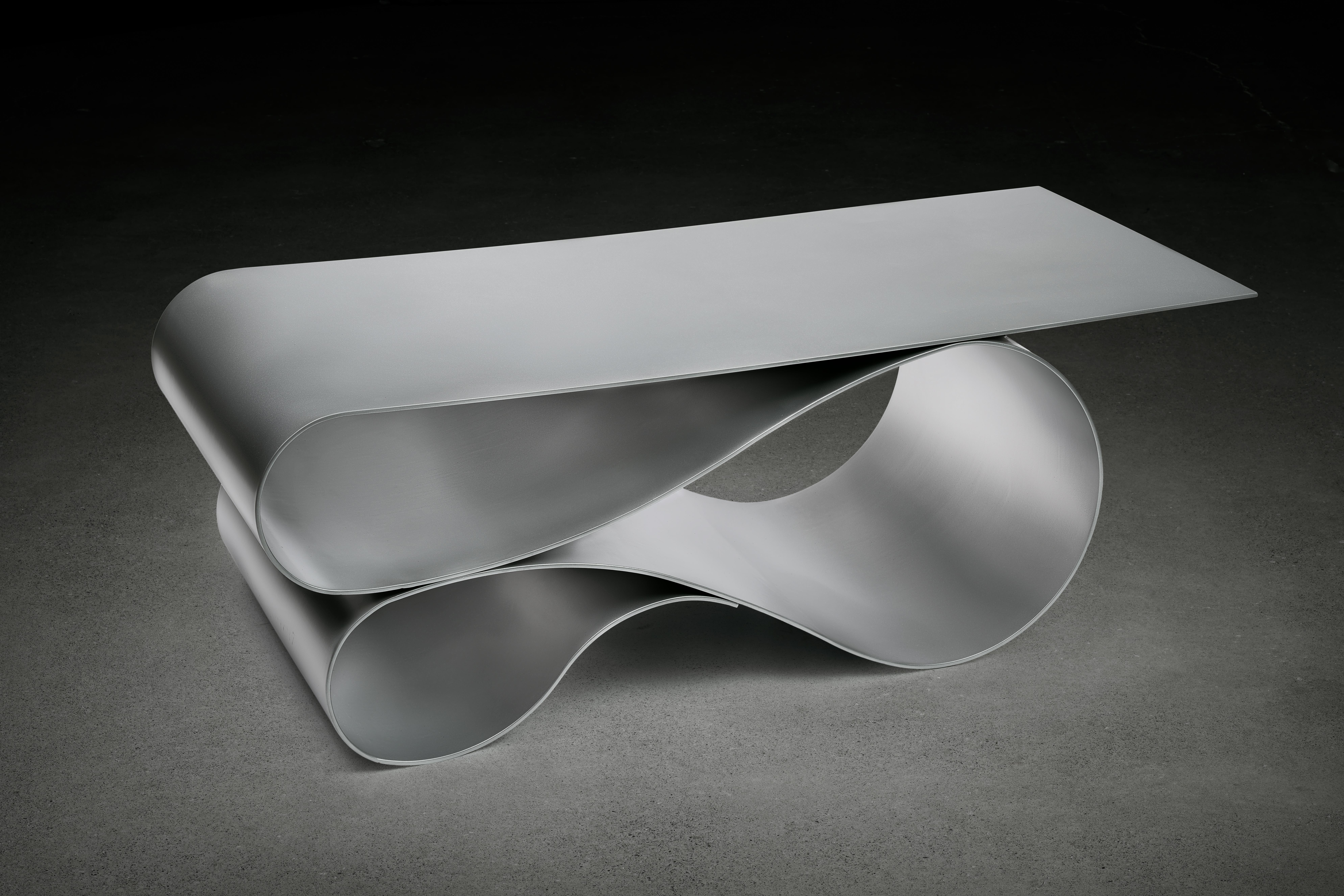 Table basse Whorl en aluminium revêtu de poudre de Neal Aronowitz Neuf - En vente à Portland, OR