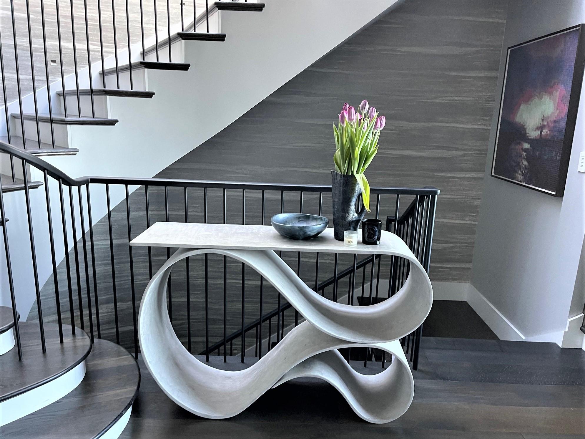 Moderne Console Whorl en toile de béton de Neal Aronowitz en vente