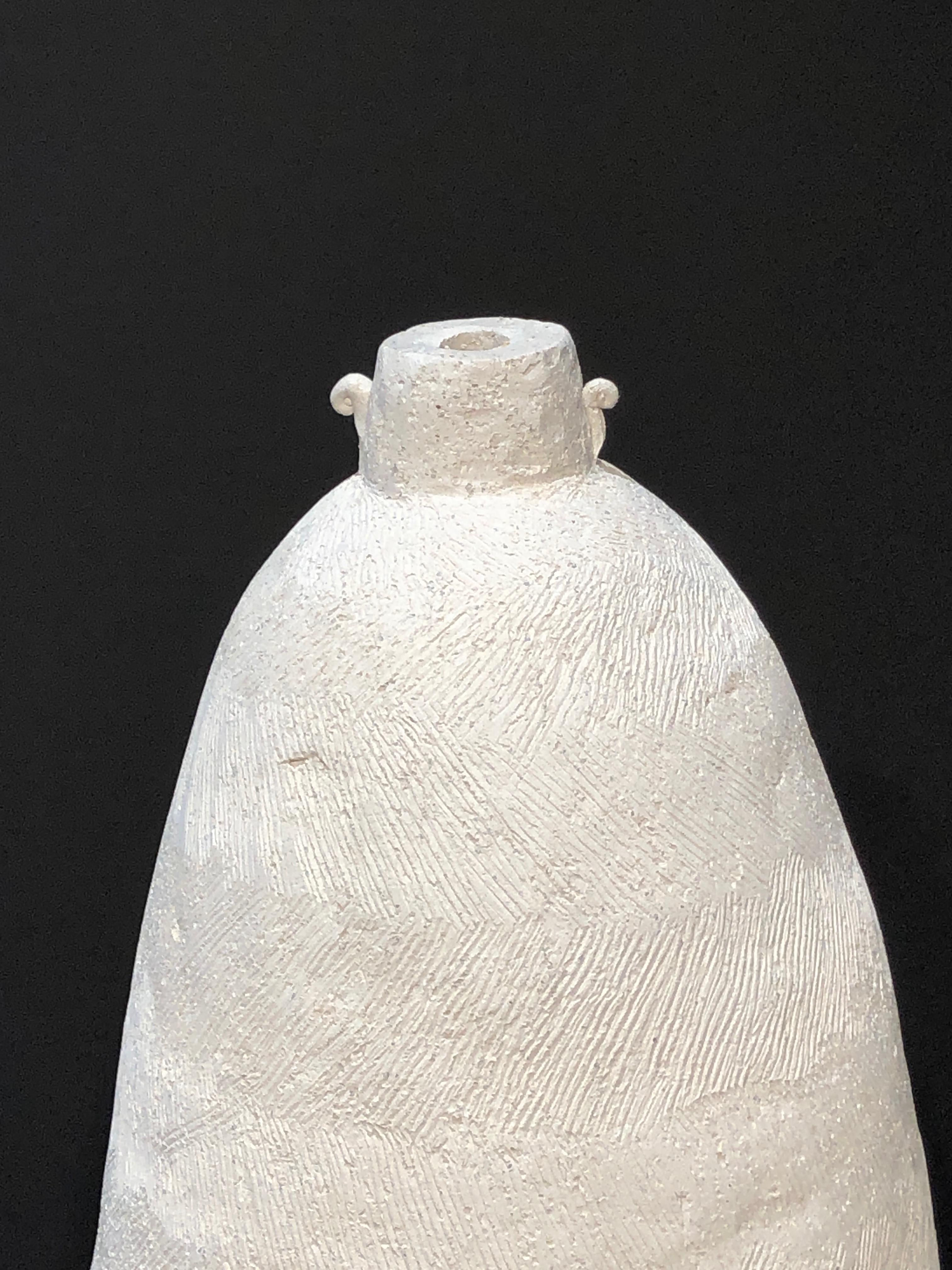 Hue, gourd series, white ceramic abstract gourd, vertical, contemporary, Maori - Sculpture by Wi Taepa