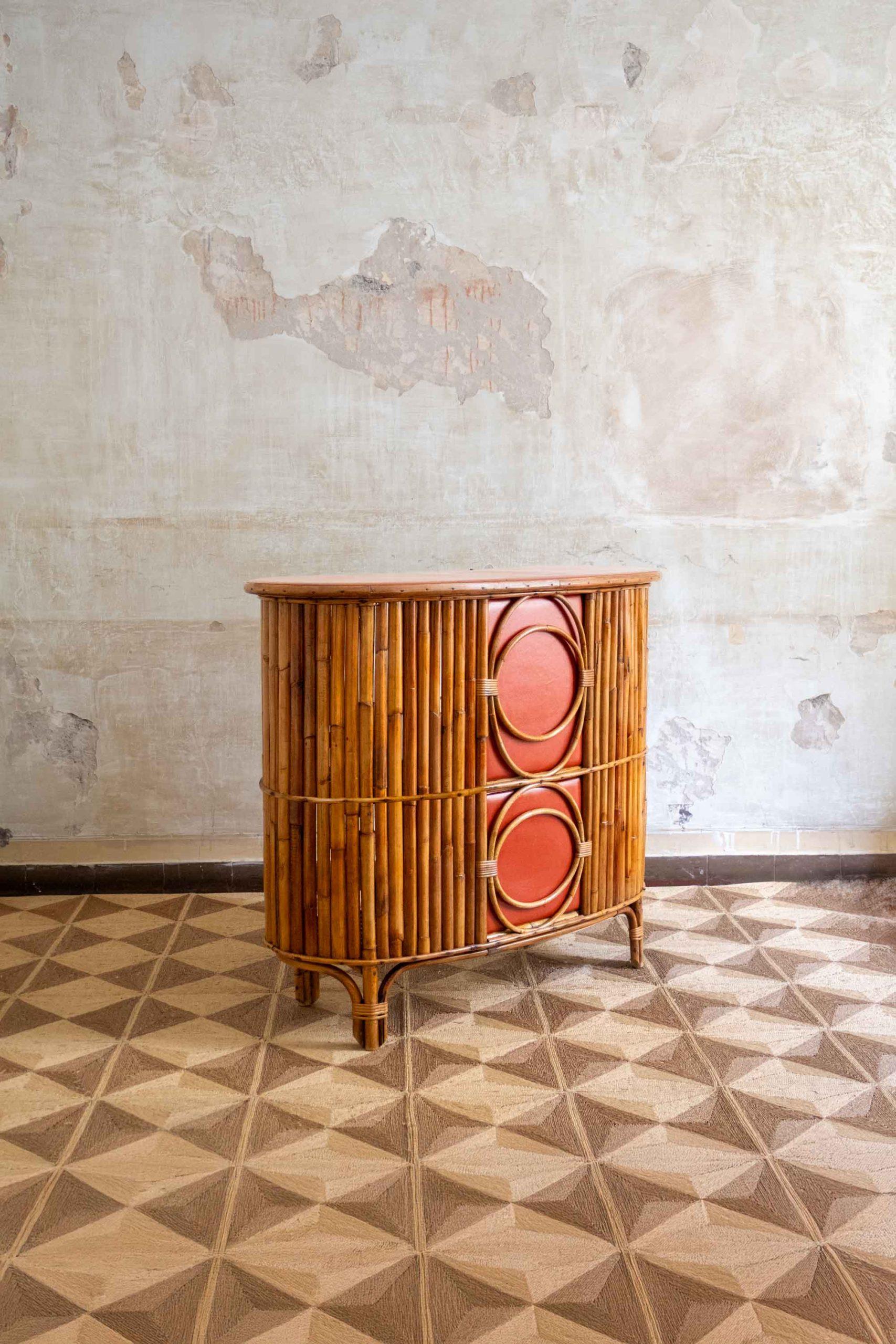 Italiano Wicker and Bamboo Bar Cabinet – 1970s in vendita