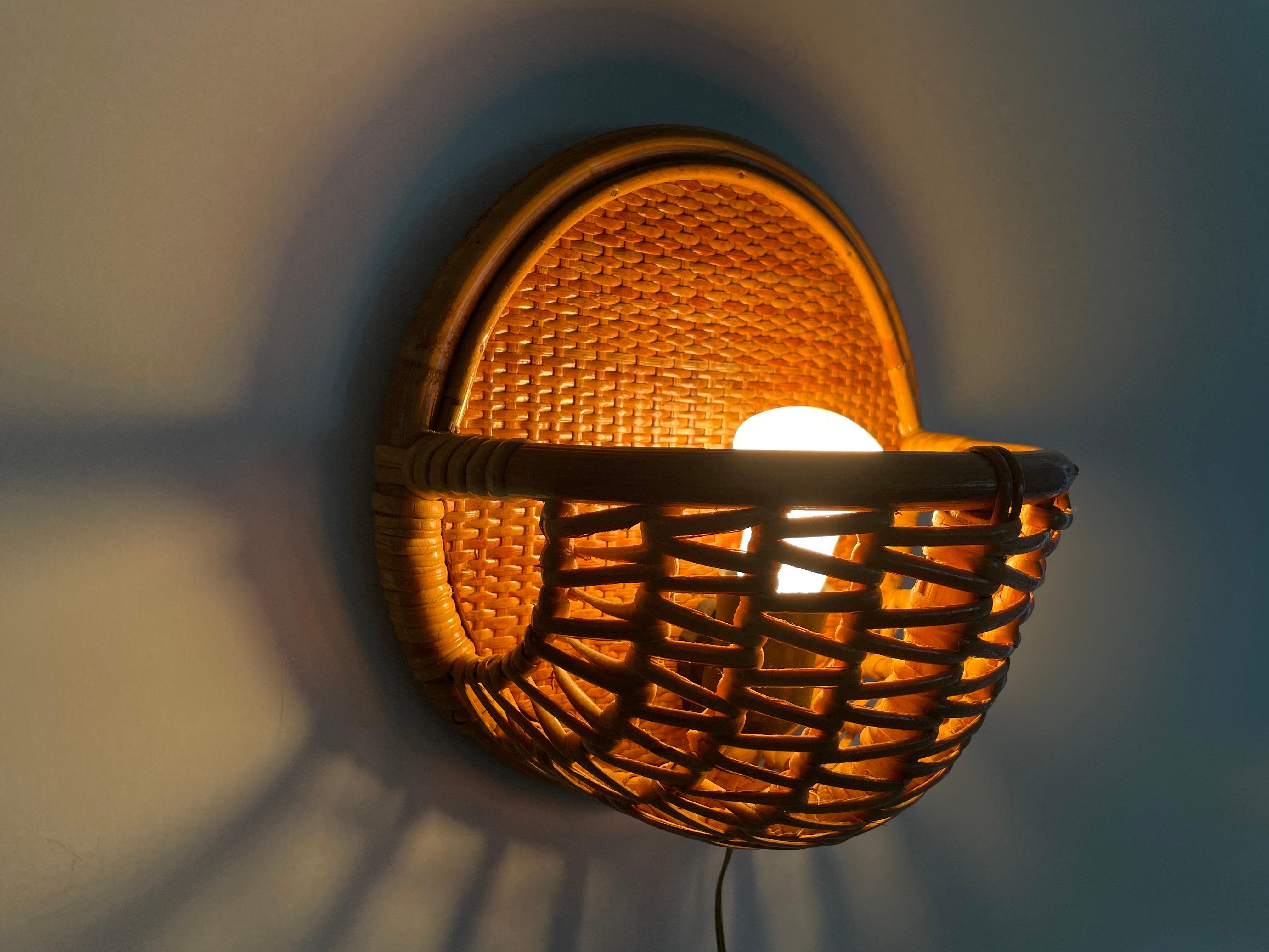 Wicker and Bamboo Round Design Pair of Wall Lamps, 1950s, Italy For Sale 11