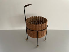 Carrito de bar de mimbre y metal negro portabotellas, años 60, Alemania