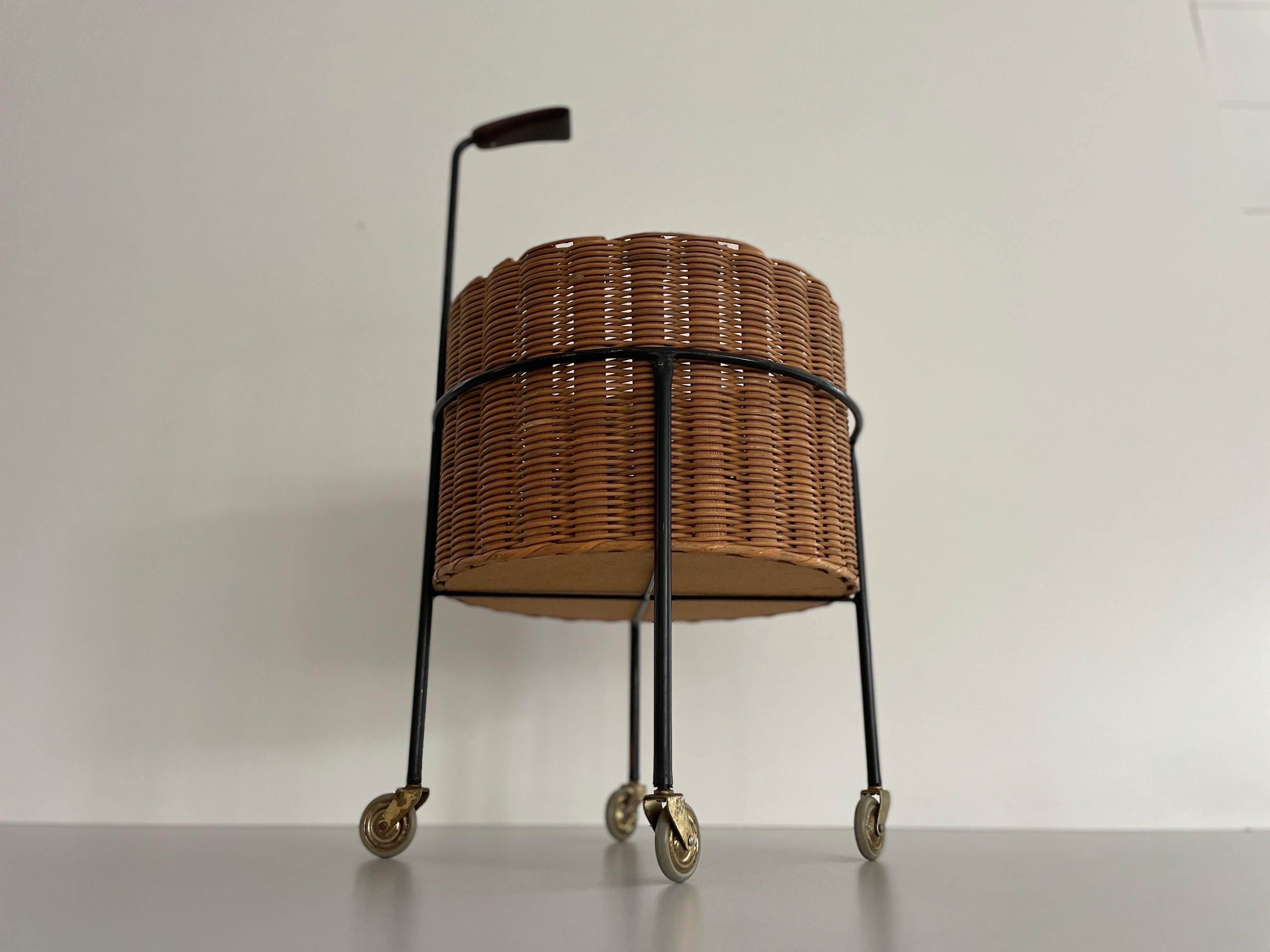 Mid-Century Modern Wicker and Black Metal Serving Bar Cart Bottle Holder, 1960s, Germany For Sale