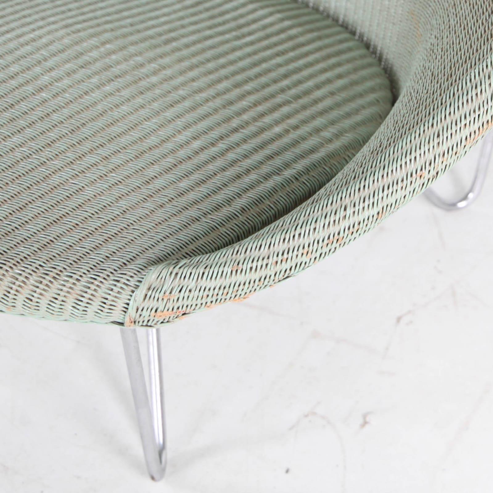 Wicker and chrome large chair For Sale 7