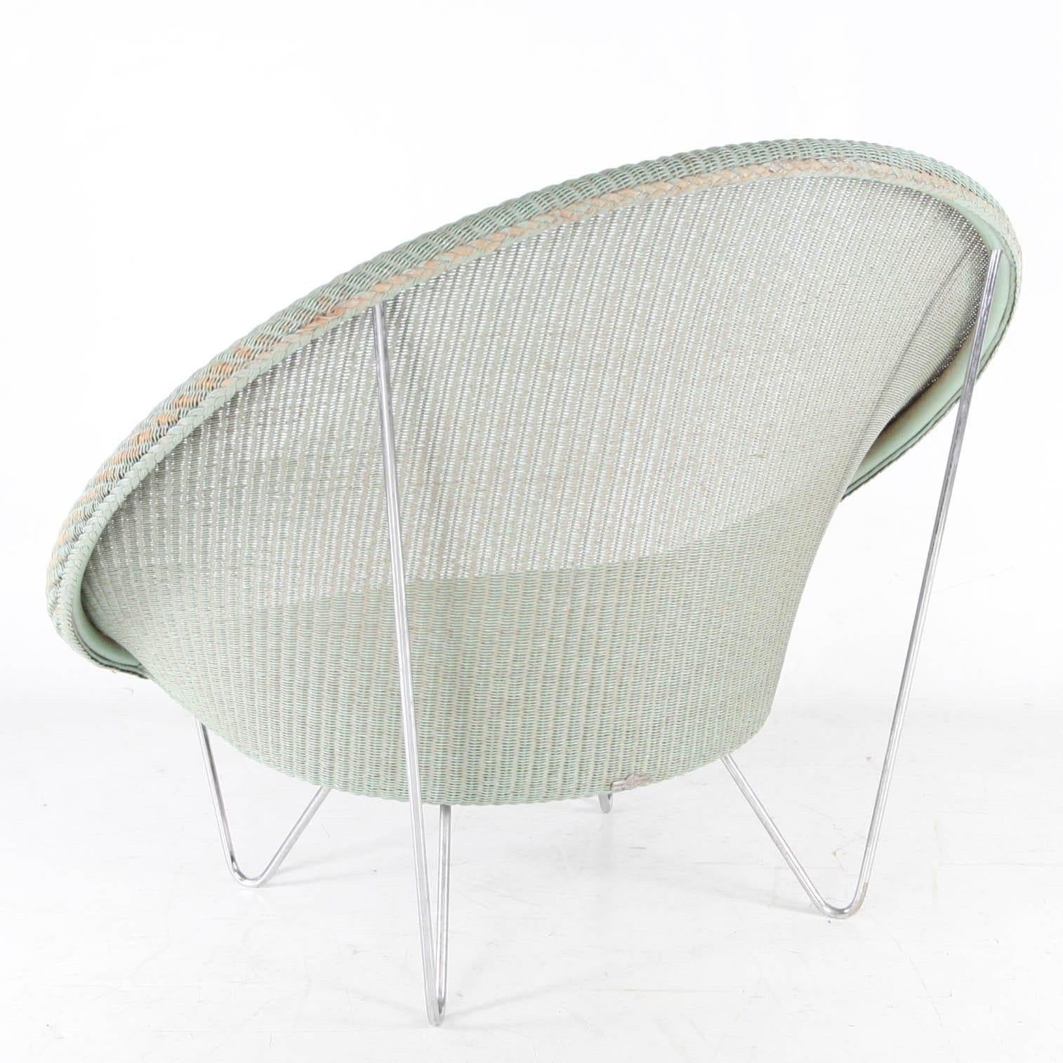 Wicker and chrome large chair For Sale 4