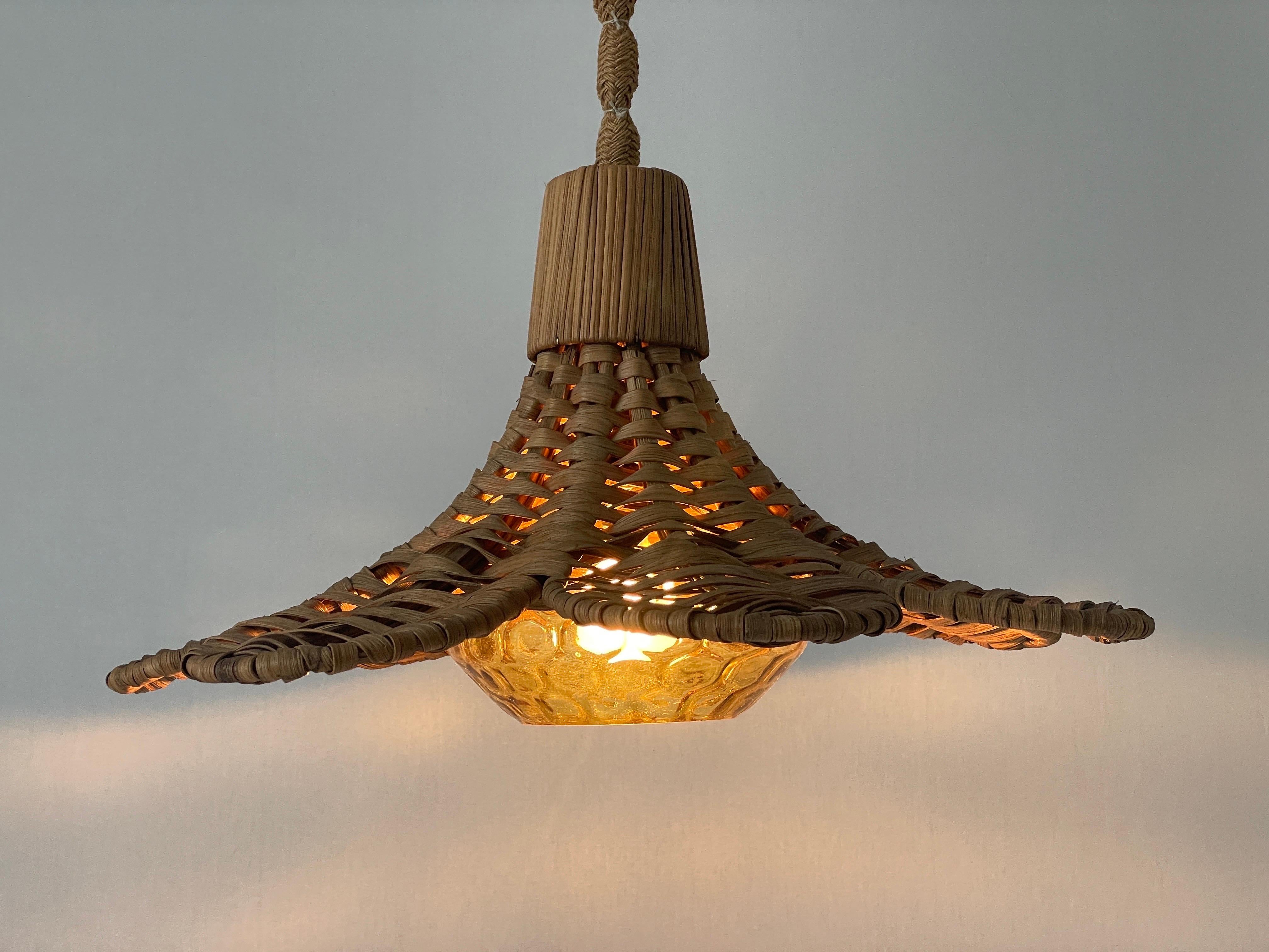 Lampada a sospensione grande in vimini e vetro, Germania, anni '60 in vendita 4