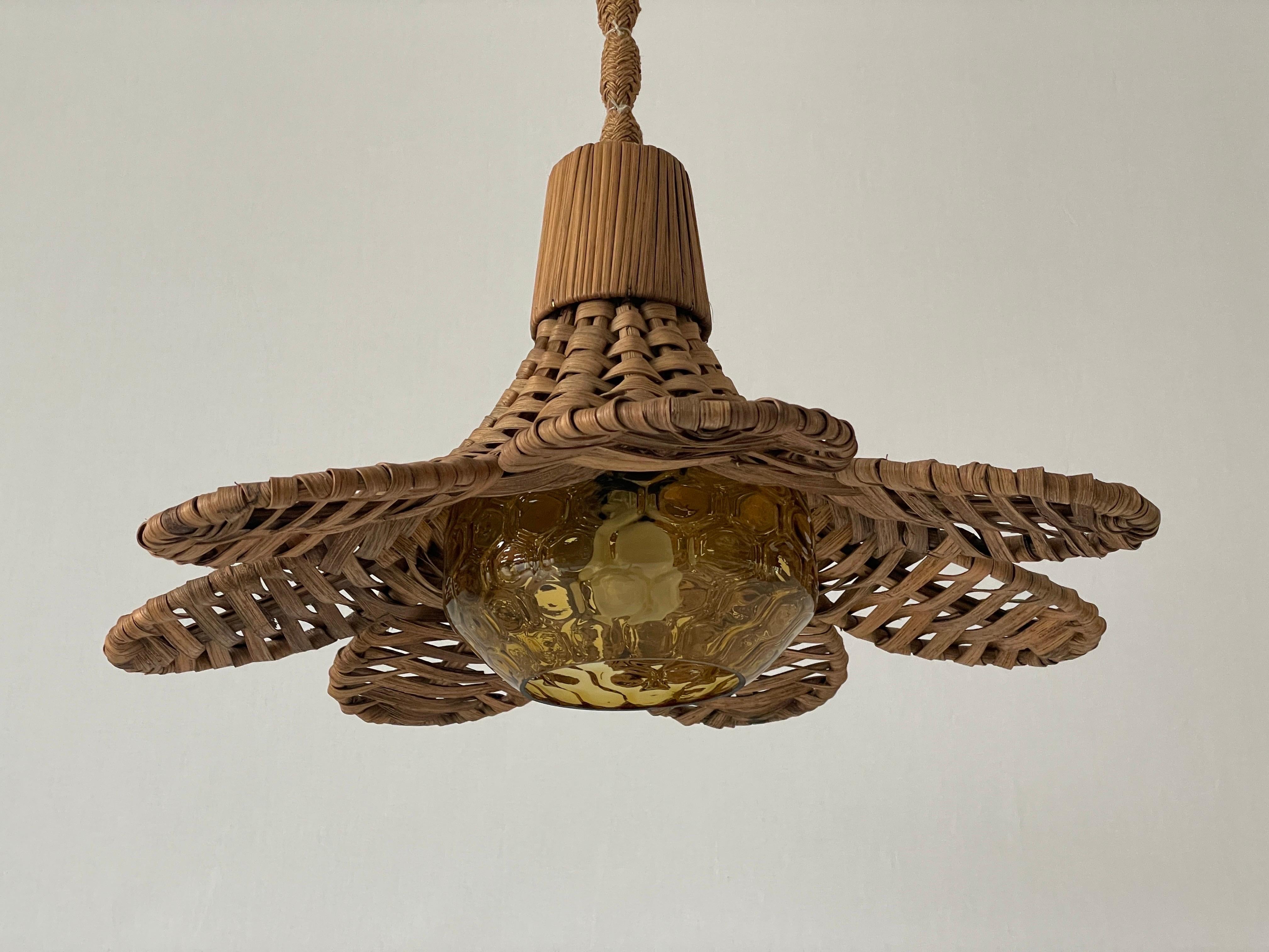 Mid-Century moderno Lampada a sospensione grande in vimini e vetro, Germania, anni '60 in vendita