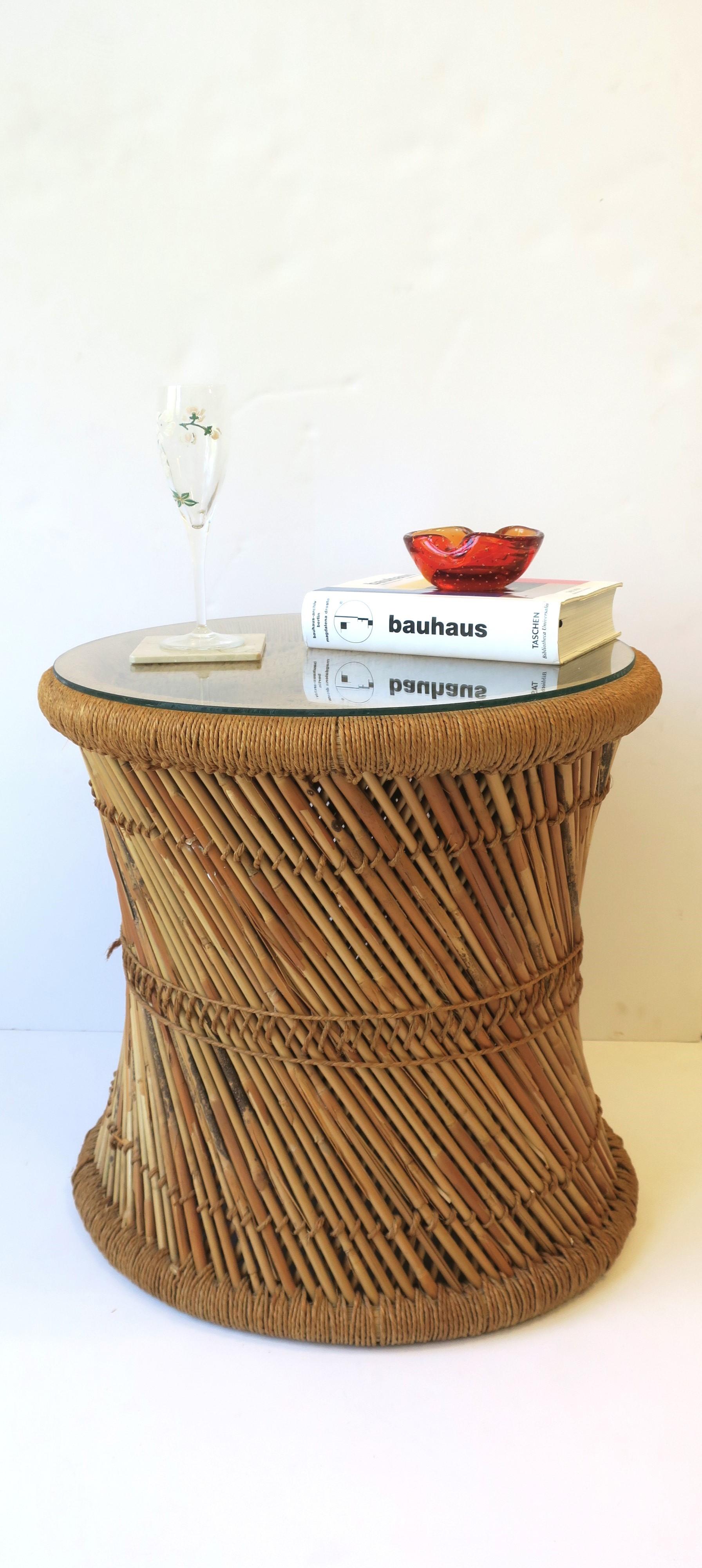 Wicker Pencil Reed Stool or Side Drinks Table with Glass Top In Good Condition For Sale In New York, NY
