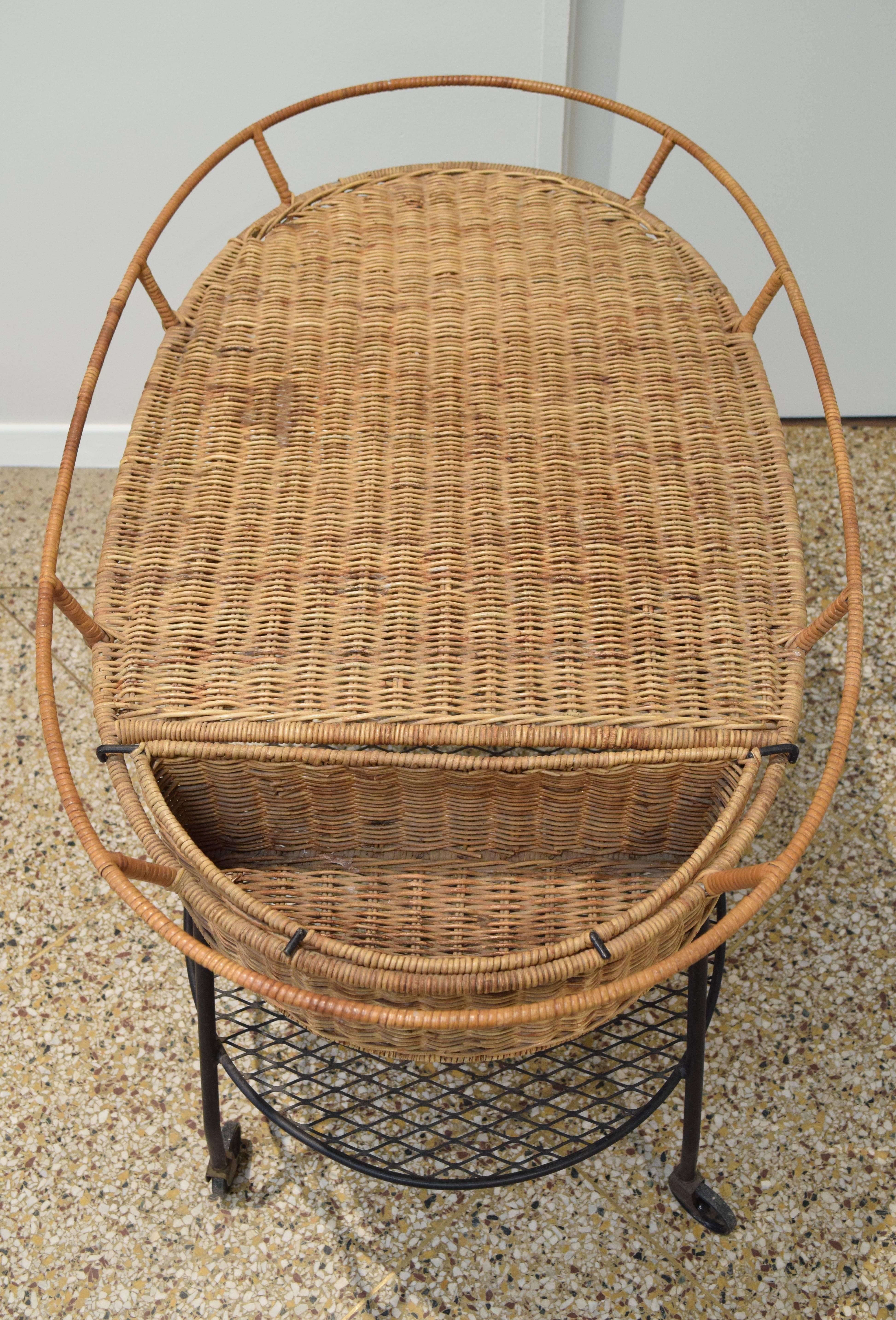 Wicker and Iron Serving Cart by Maurizio Tempestini for Salterini In Excellent Condition In Princeton, NJ