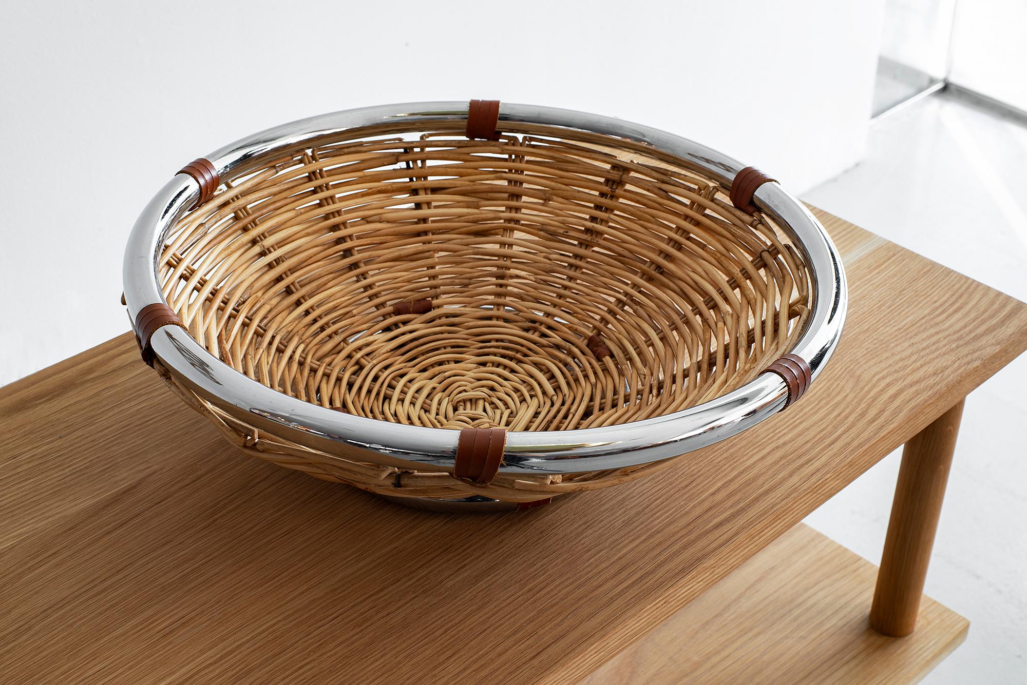 Wicker and Leather Bowl In Good Condition In Beverly Hills, CA