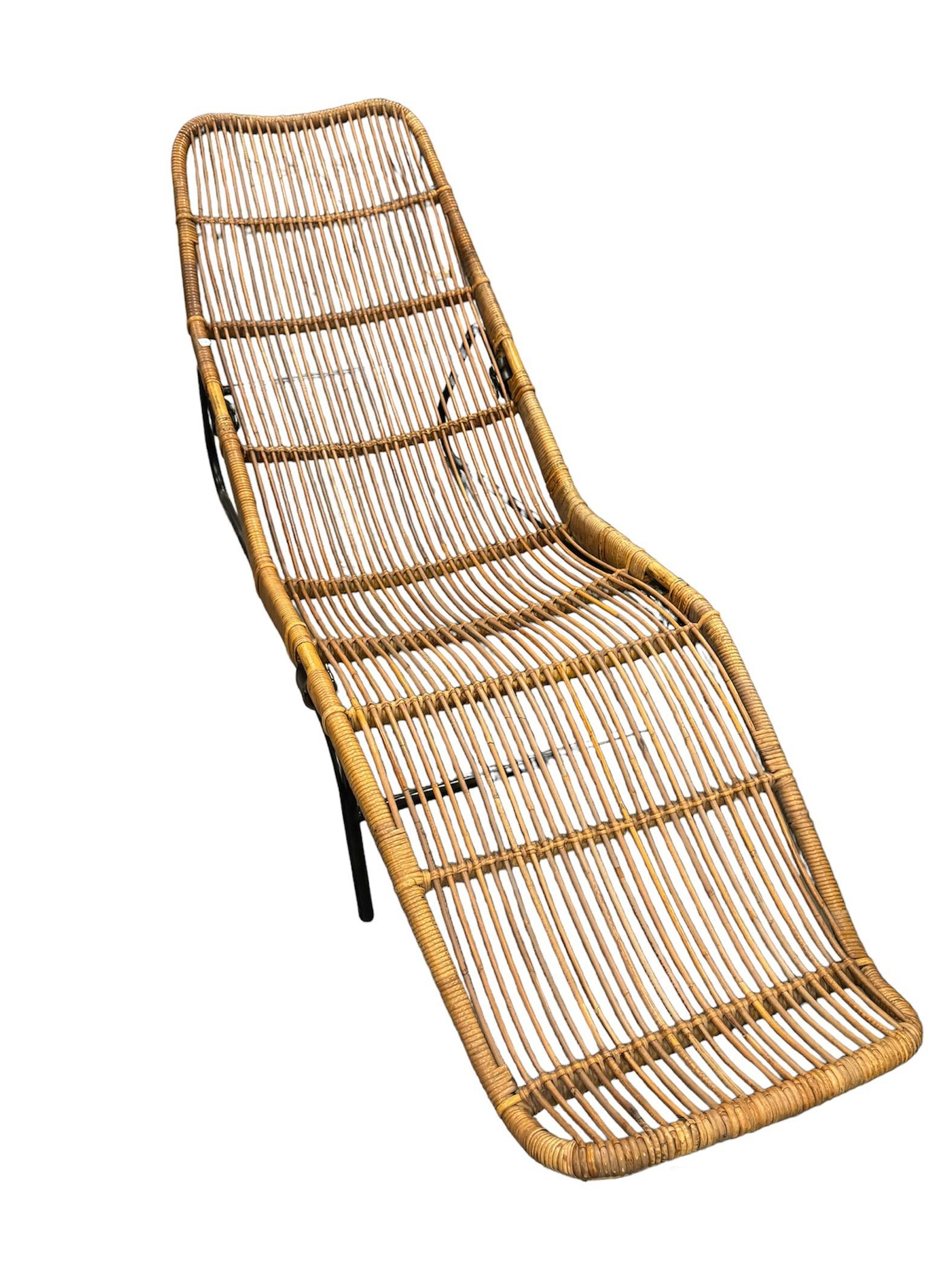 Wicker and metal  Lounge Chair by Dirk Van Sliedrecht Mid modern century  For Sale 3