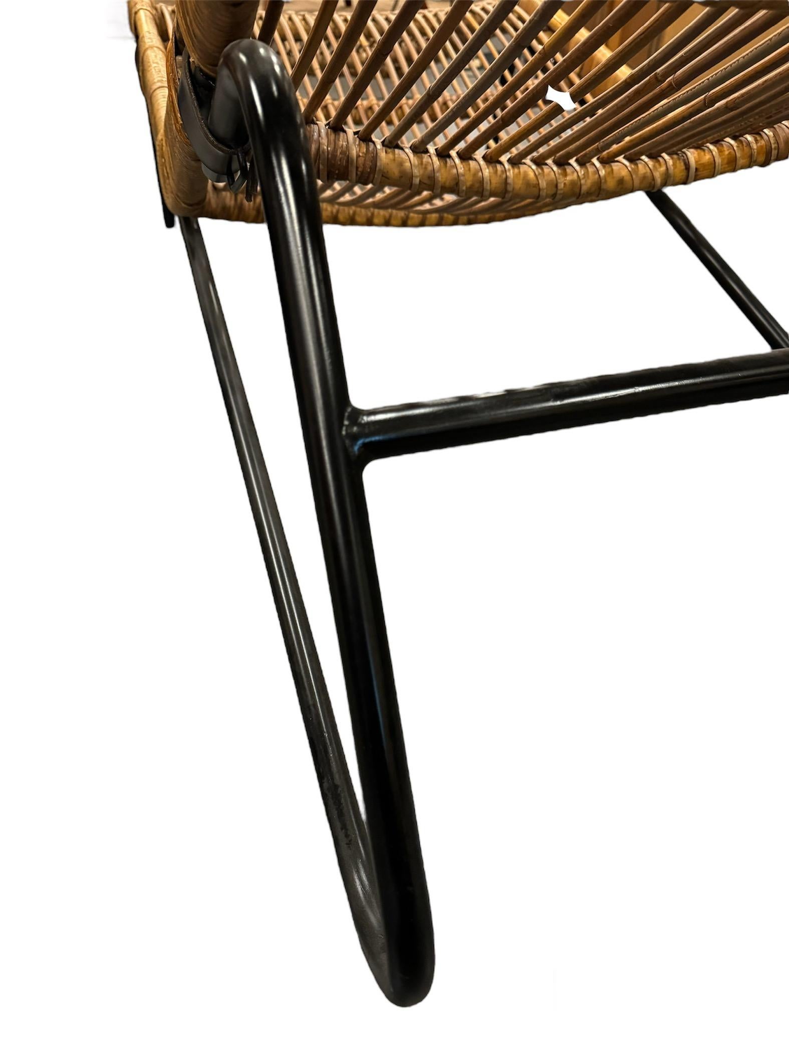 Wicker and metal  Lounge Chair by Dirk Van Sliedrecht Mid modern century  For Sale 4