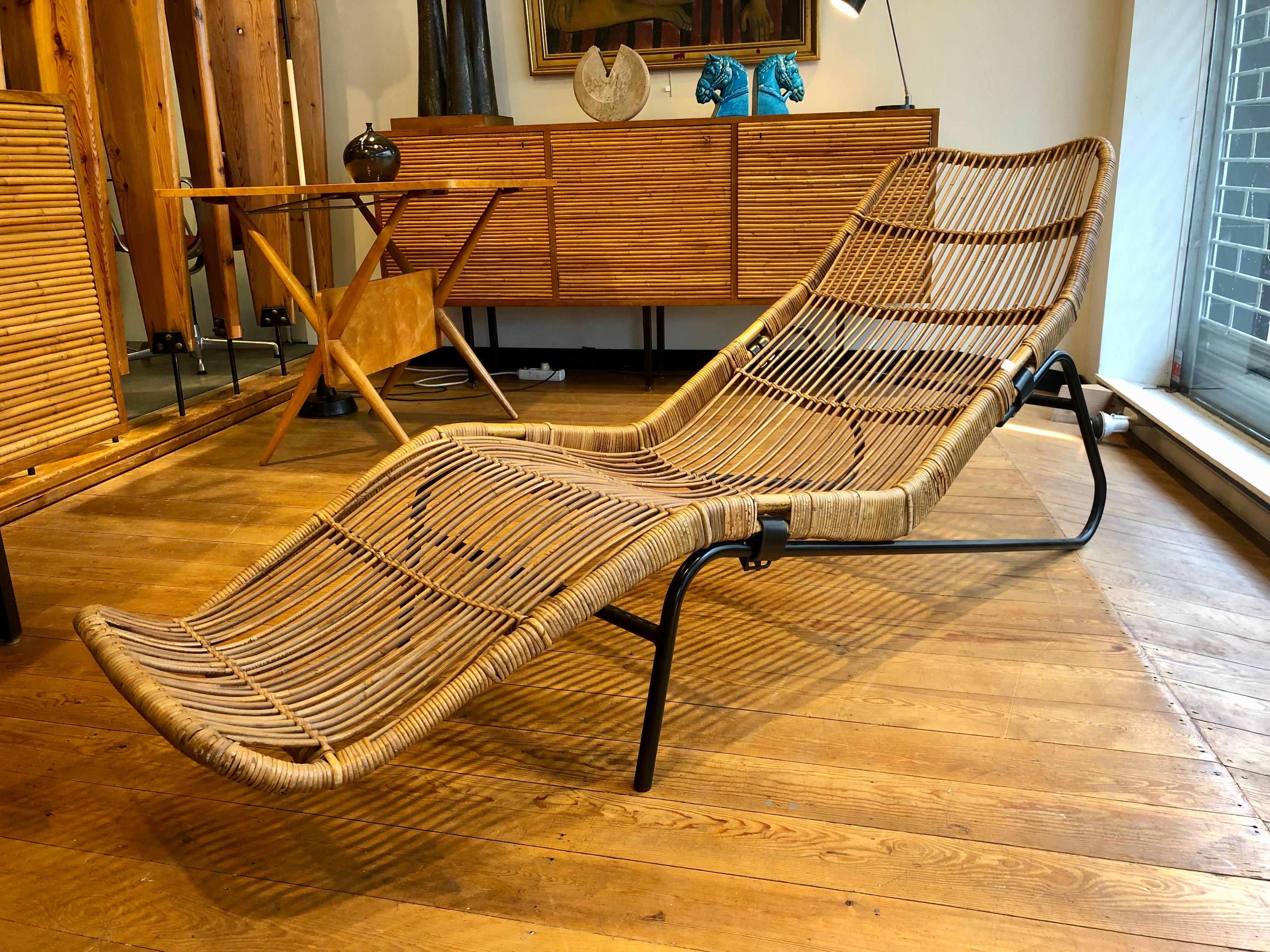 Mid-Century Modern Wicker and metal  Lounge Chair by Dirk Van Sliedrecht Mid modern century  For Sale